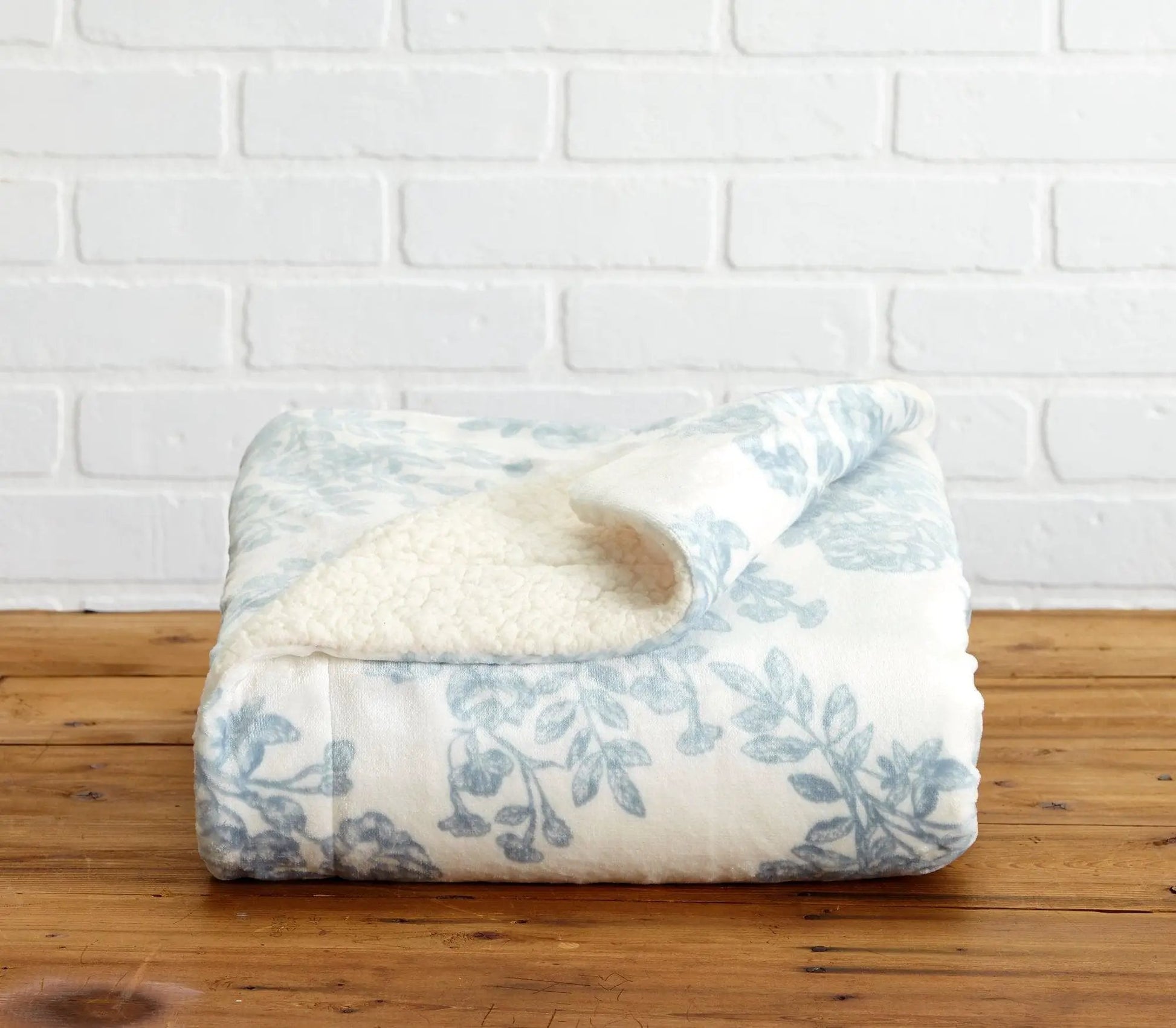 Velvet Plush Sherpa Luxury Bed Blanket - Cielo Collection from PriceLows™