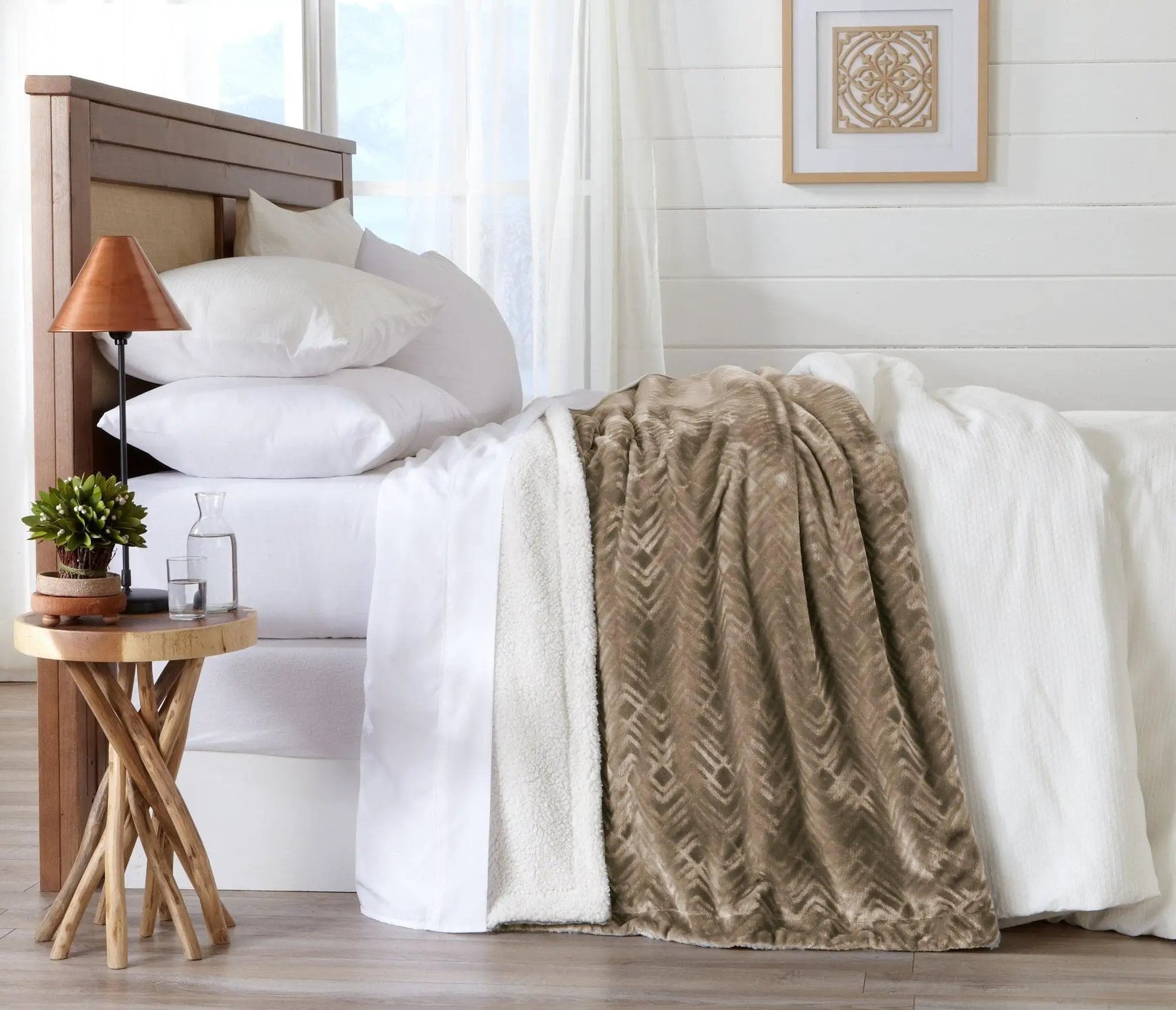 Velvet Plush Sherpa Luxury Bed Blanket - Cielo Collection from PriceLows™