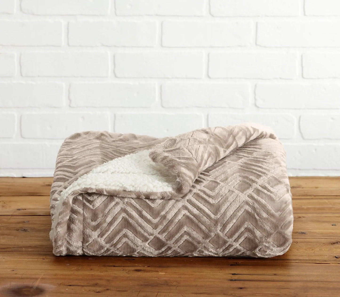 Velvet Plush Sherpa Luxury Bed Blanket - Cielo Collection from PriceLows™