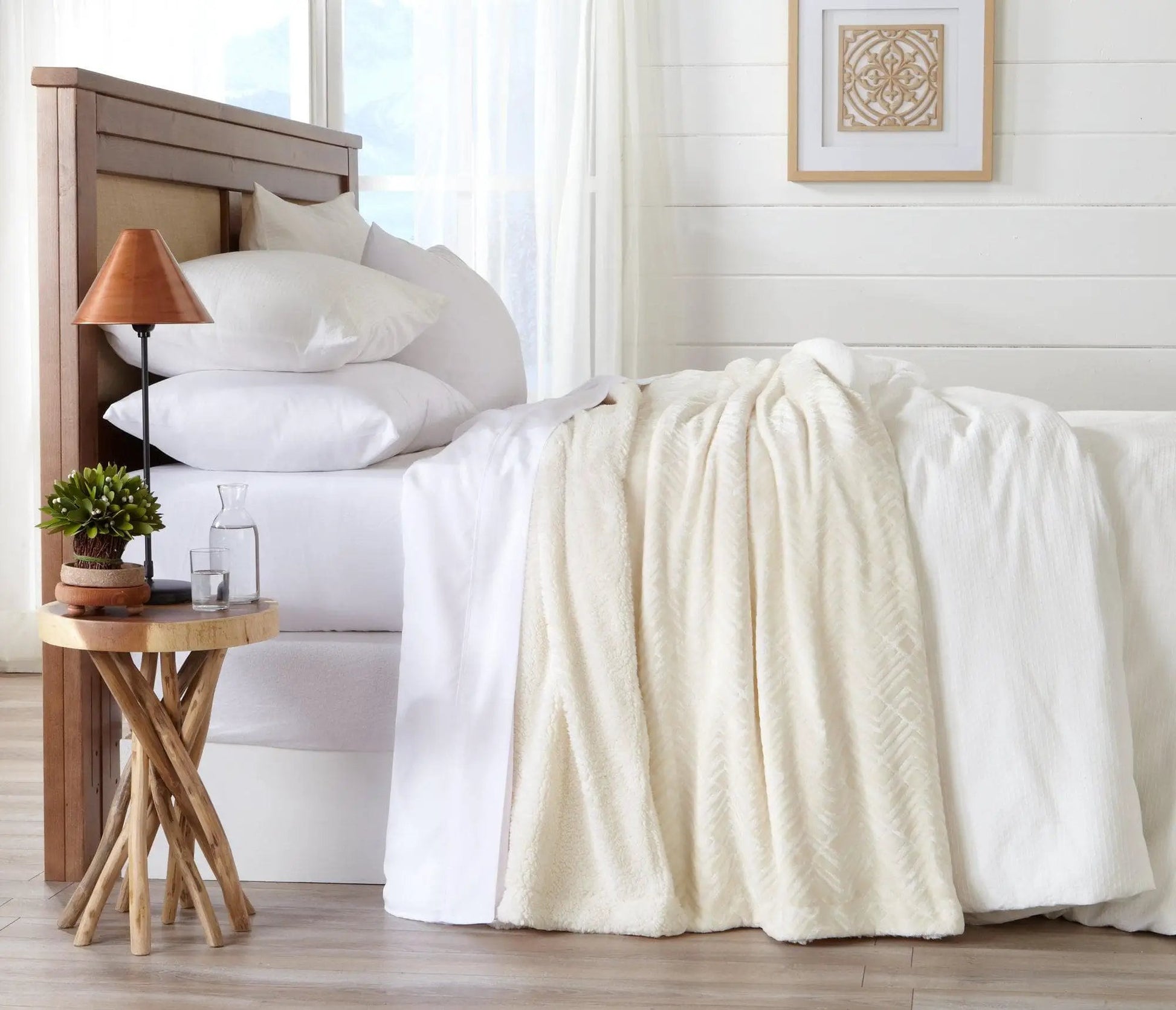 Velvet Plush Sherpa Luxury Bed Blanket - Cielo Collection from PriceLows™