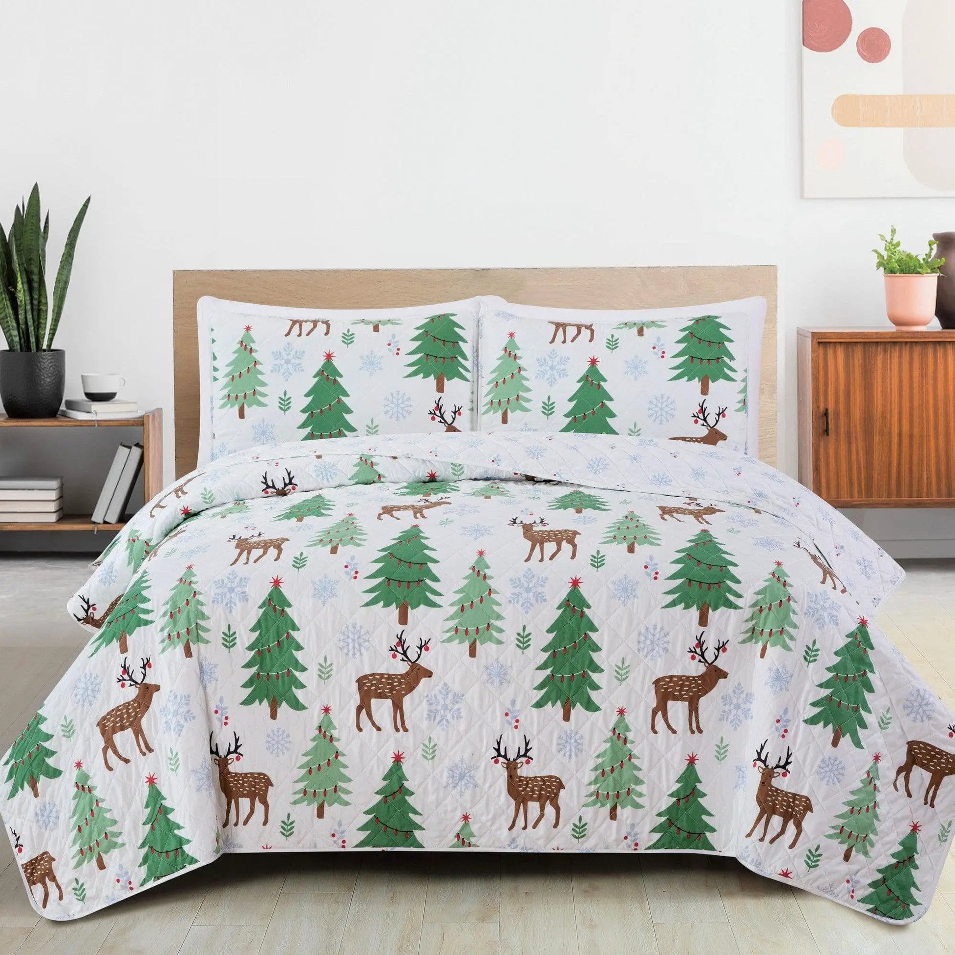 Holiday Quilt - Holly Collection from PriceLows™