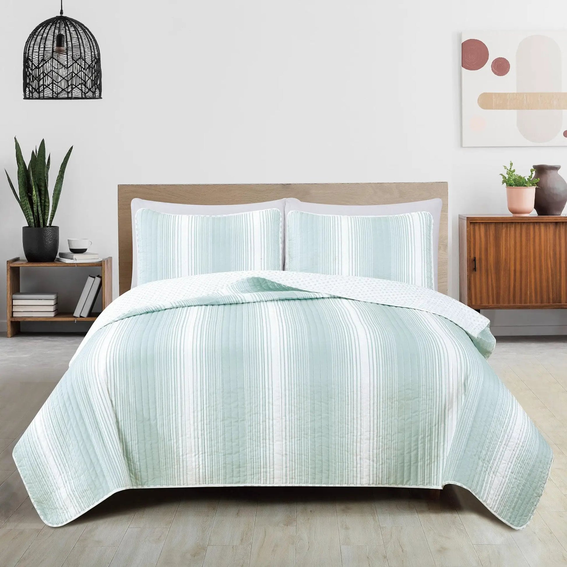 Everette Collection Ombre Striped Quilt Set from PriceLows™