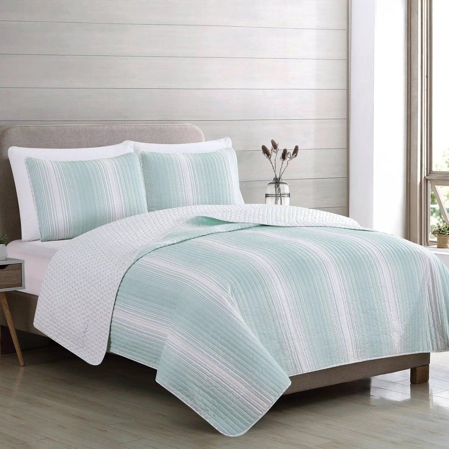 Everette Collection Ombre Striped Quilt Set from PriceLows™
