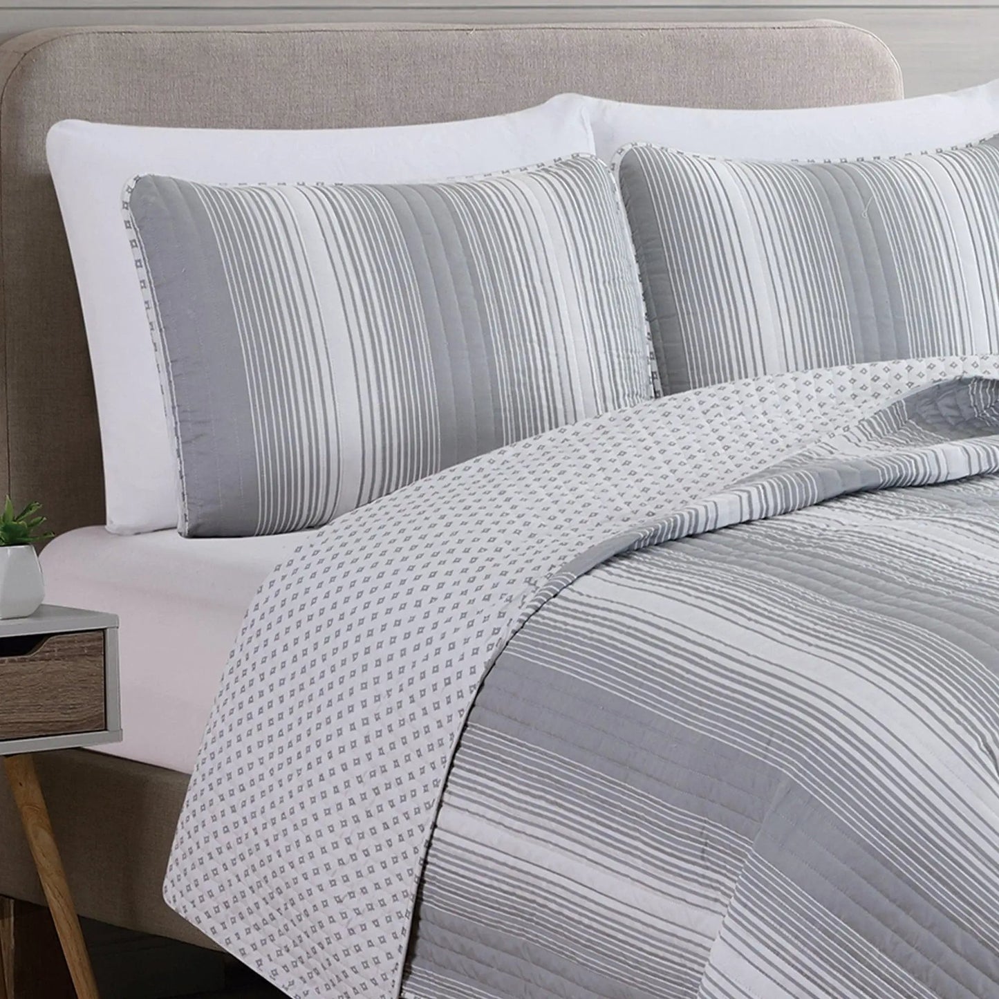 Everette Collection Ombre Striped Quilt Set from PriceLows™