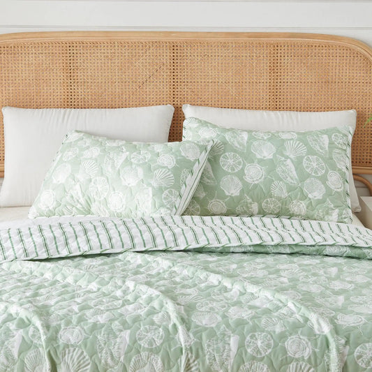 Green Seashell Quilt - Emerald Bay from PriceLows™