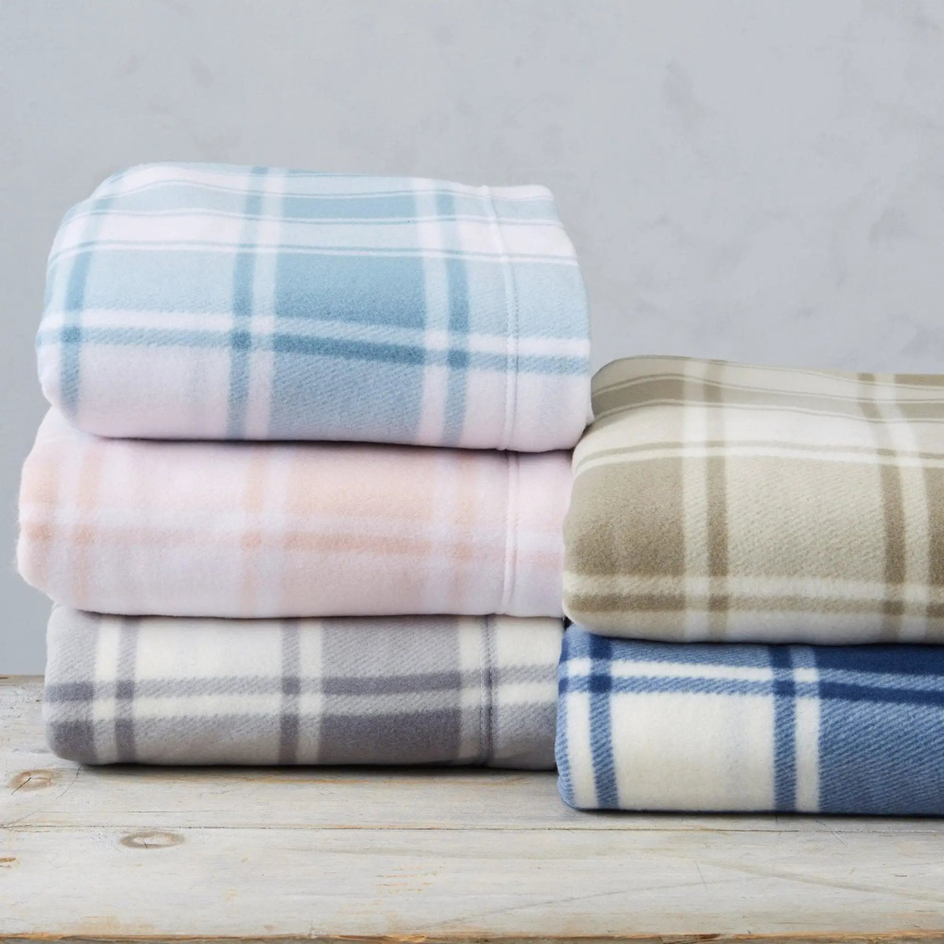 Printed Fleece Sheet - Dara Collection from PriceLows™