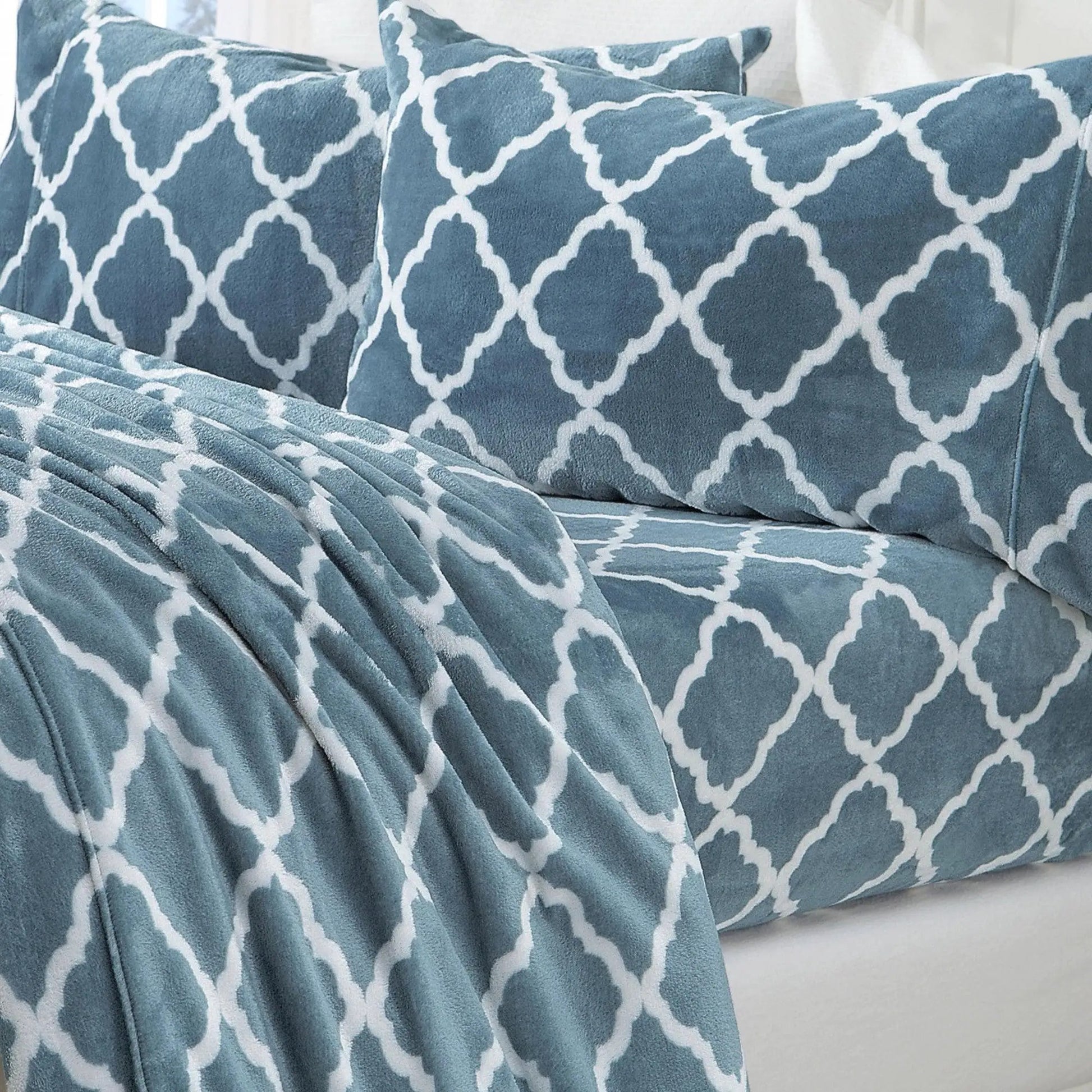 Printed Plush Sheet - Velvet Luxe Lattice Collection from PriceLows™