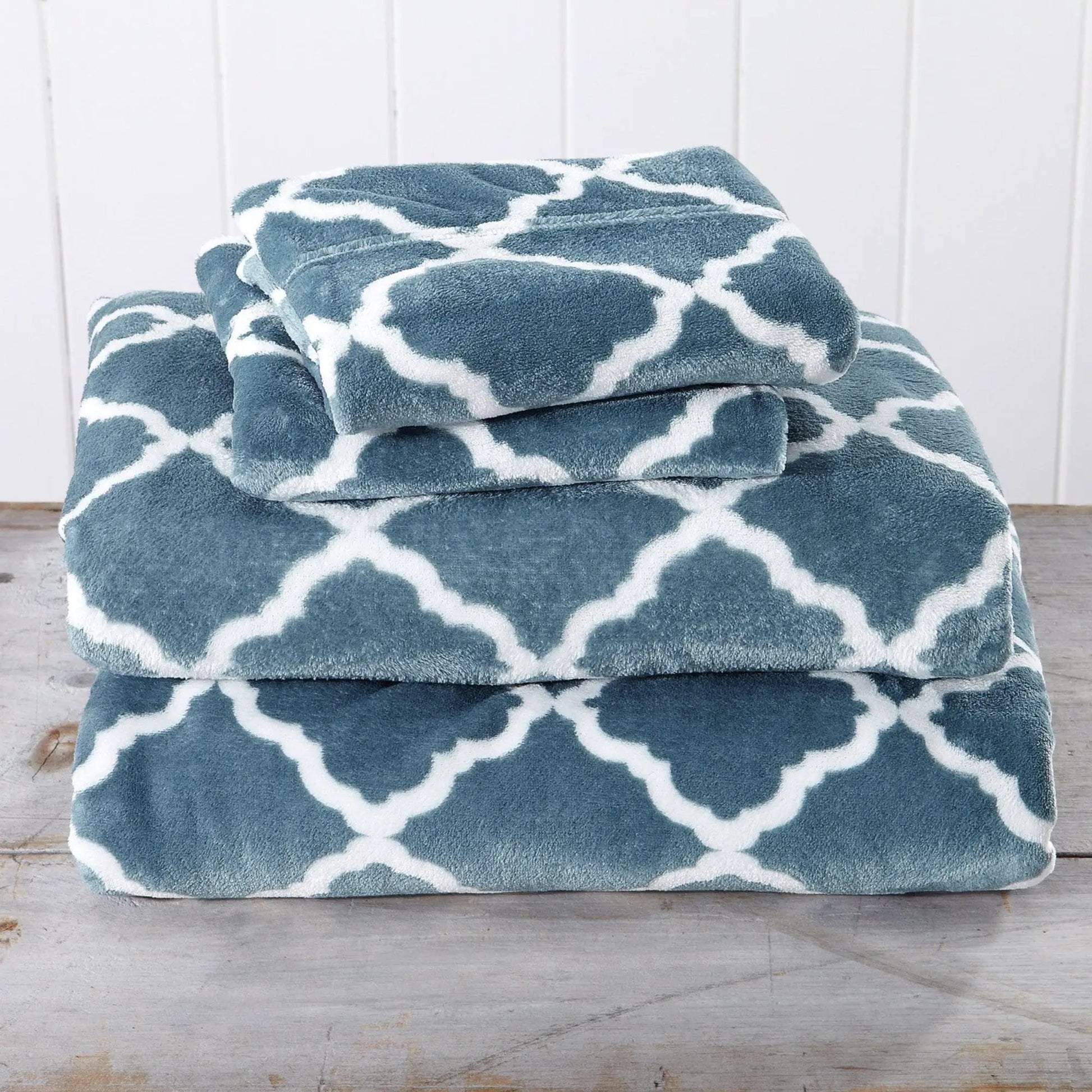 Printed Plush Sheet - Velvet Luxe Lattice Collection from PriceLows™