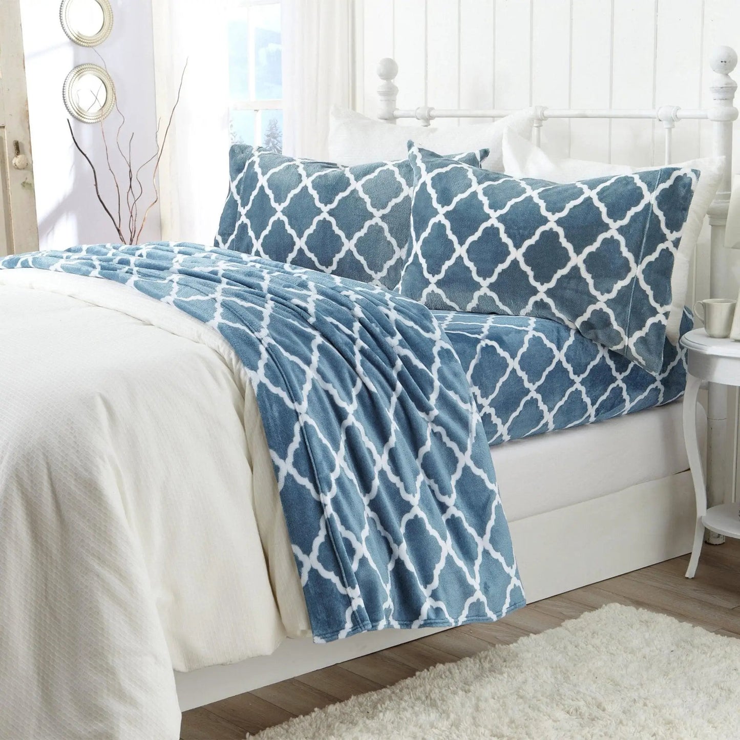 Printed Plush Sheet - Velvet Luxe Lattice Collection from PriceLows™