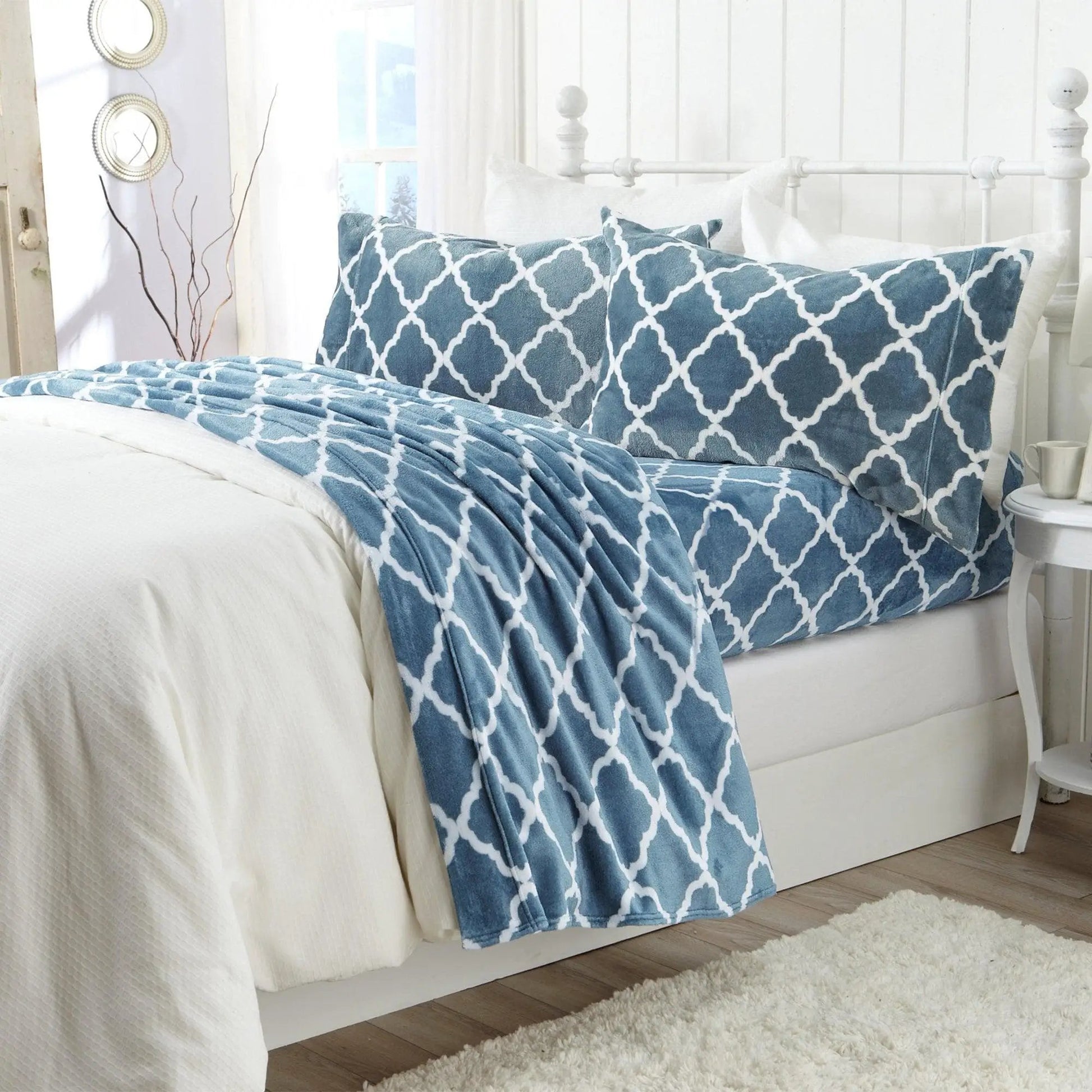 Printed Plush Sheet - Velvet Luxe Lattice Collection from PriceLows™