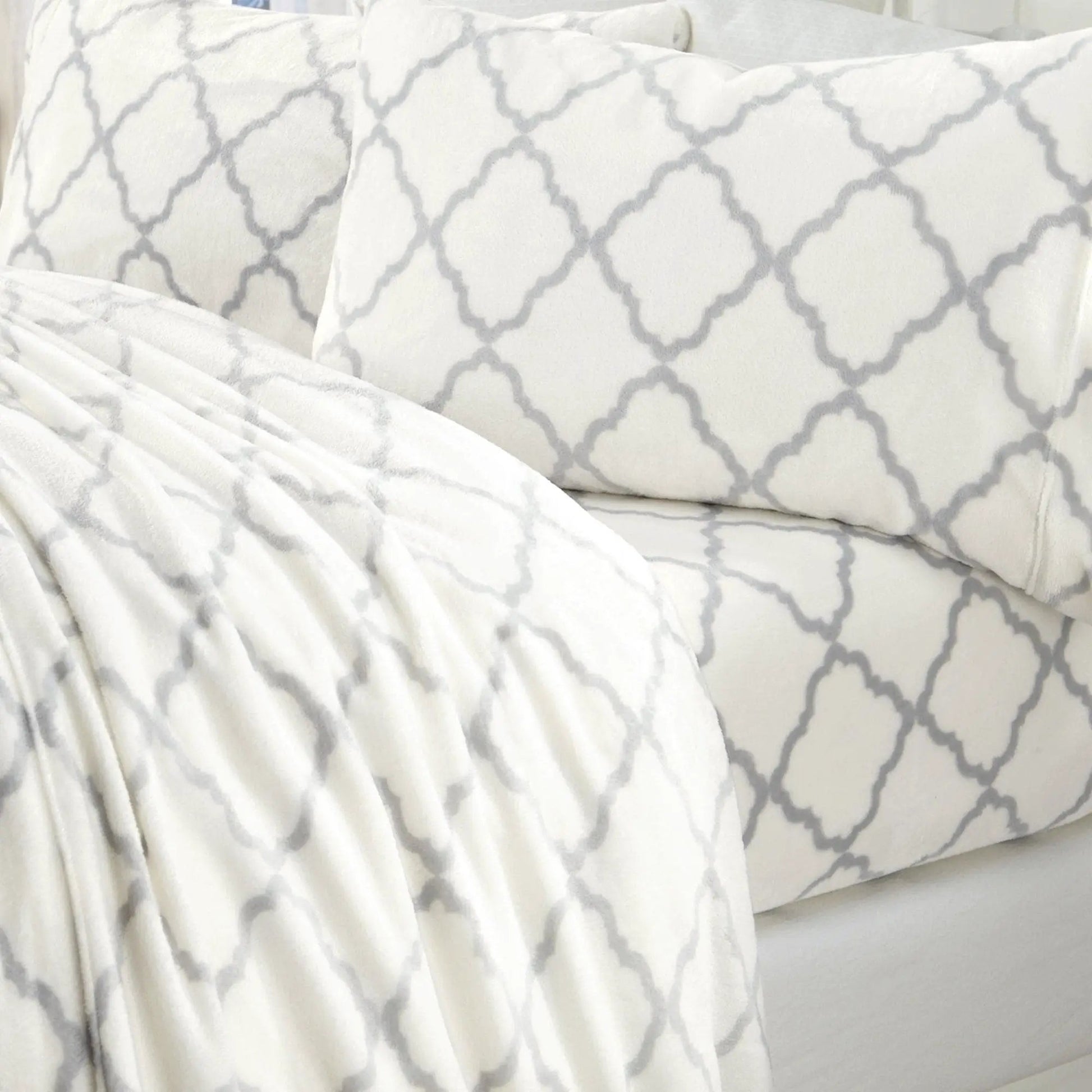 Printed Plush Sheet - Velvet Luxe Lattice Collection from PriceLows™