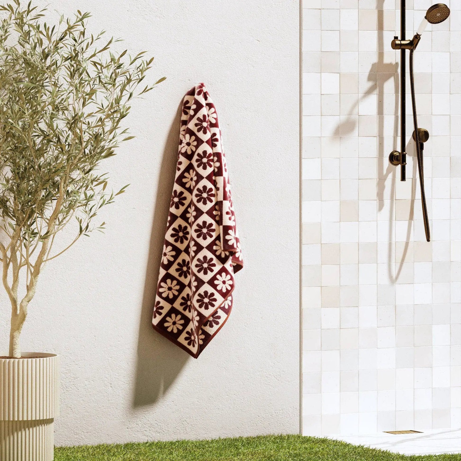 Oversized Retro Printed Beach Towel - St. Barts Collection from PriceLows™