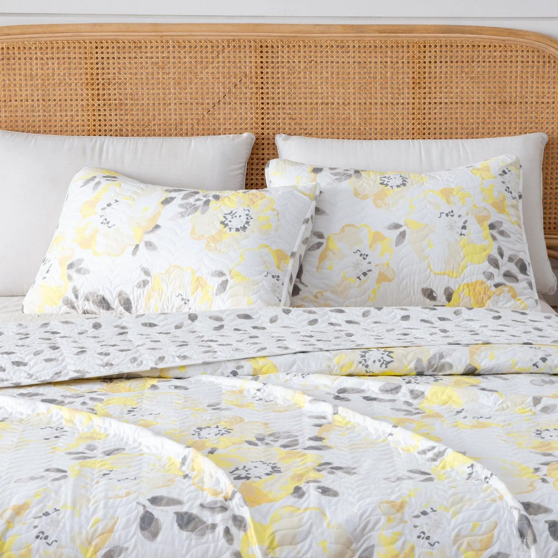 Floral Quilt Set - Helene Collection from PriceLows™