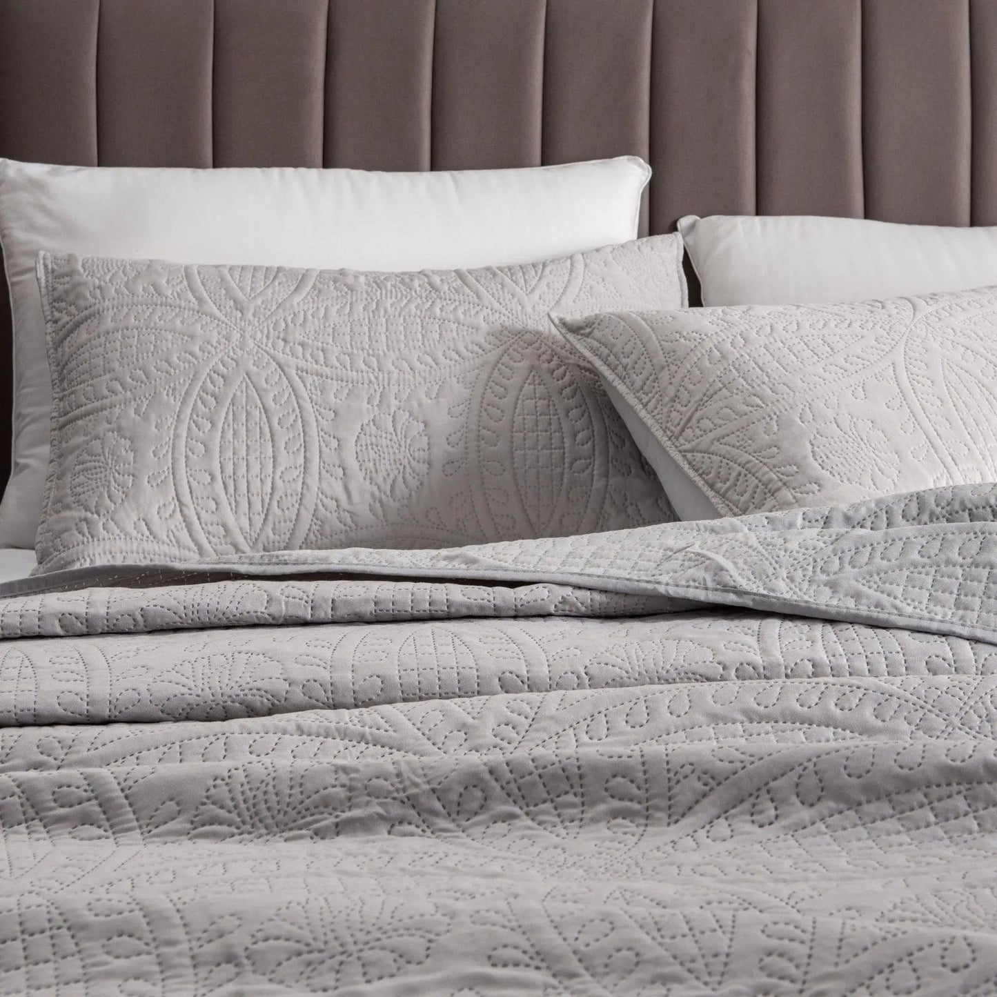 Oversized Medallion Quilt Set - Clara Collection from PriceLows™