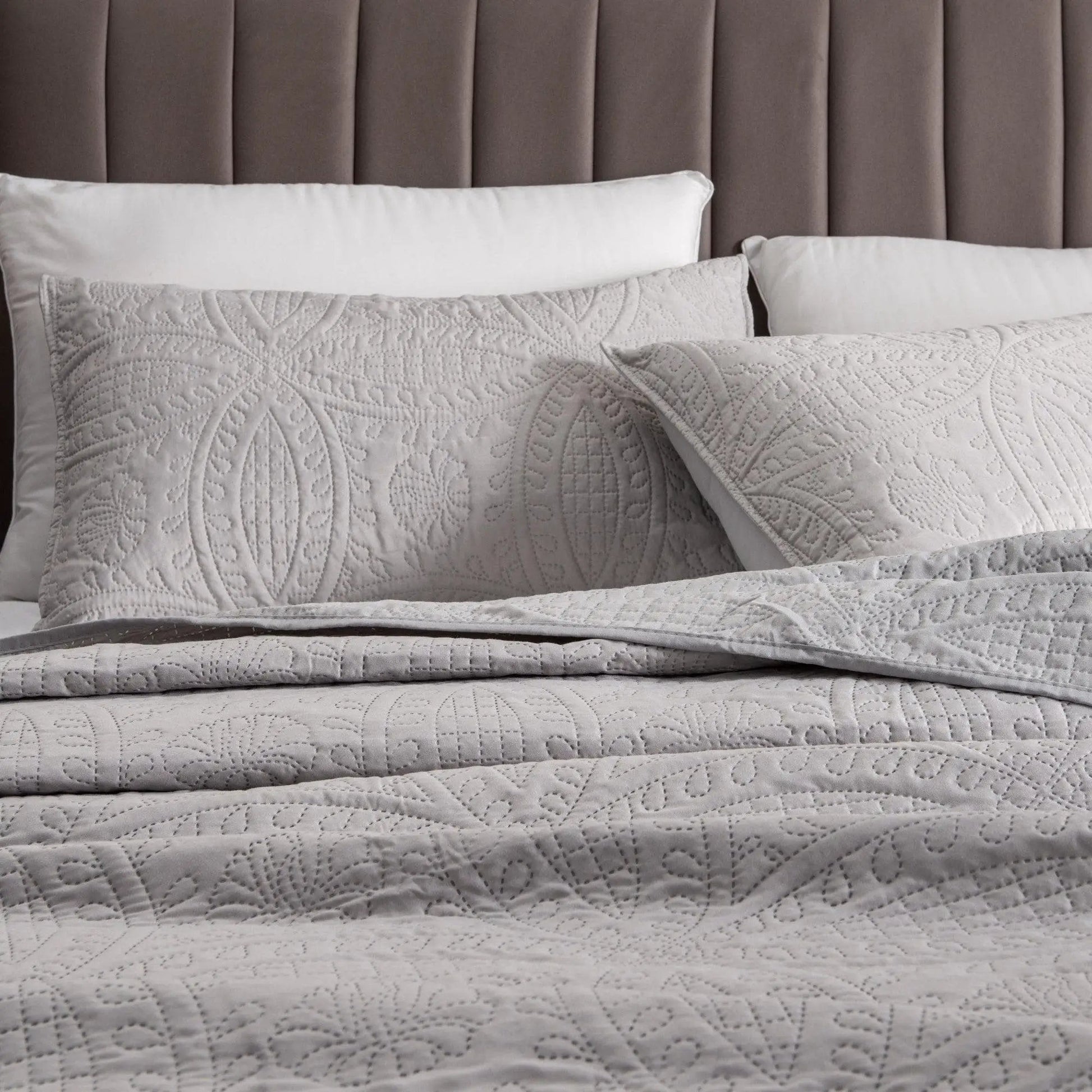 Oversized Medallion Quilt Set - Clara Collection from PriceLows™