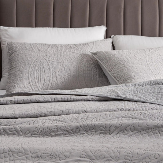 Oversized Medallion Quilt Set - Clara Collection from PriceLows™