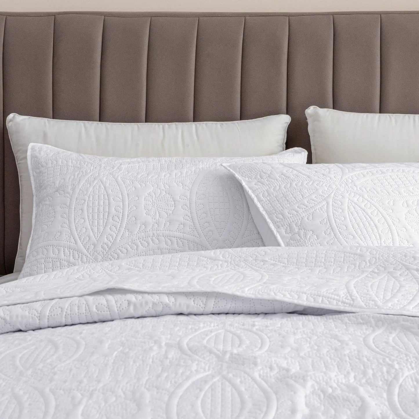 Oversized Medallion Quilt Set - Clara Collection from PriceLows™
