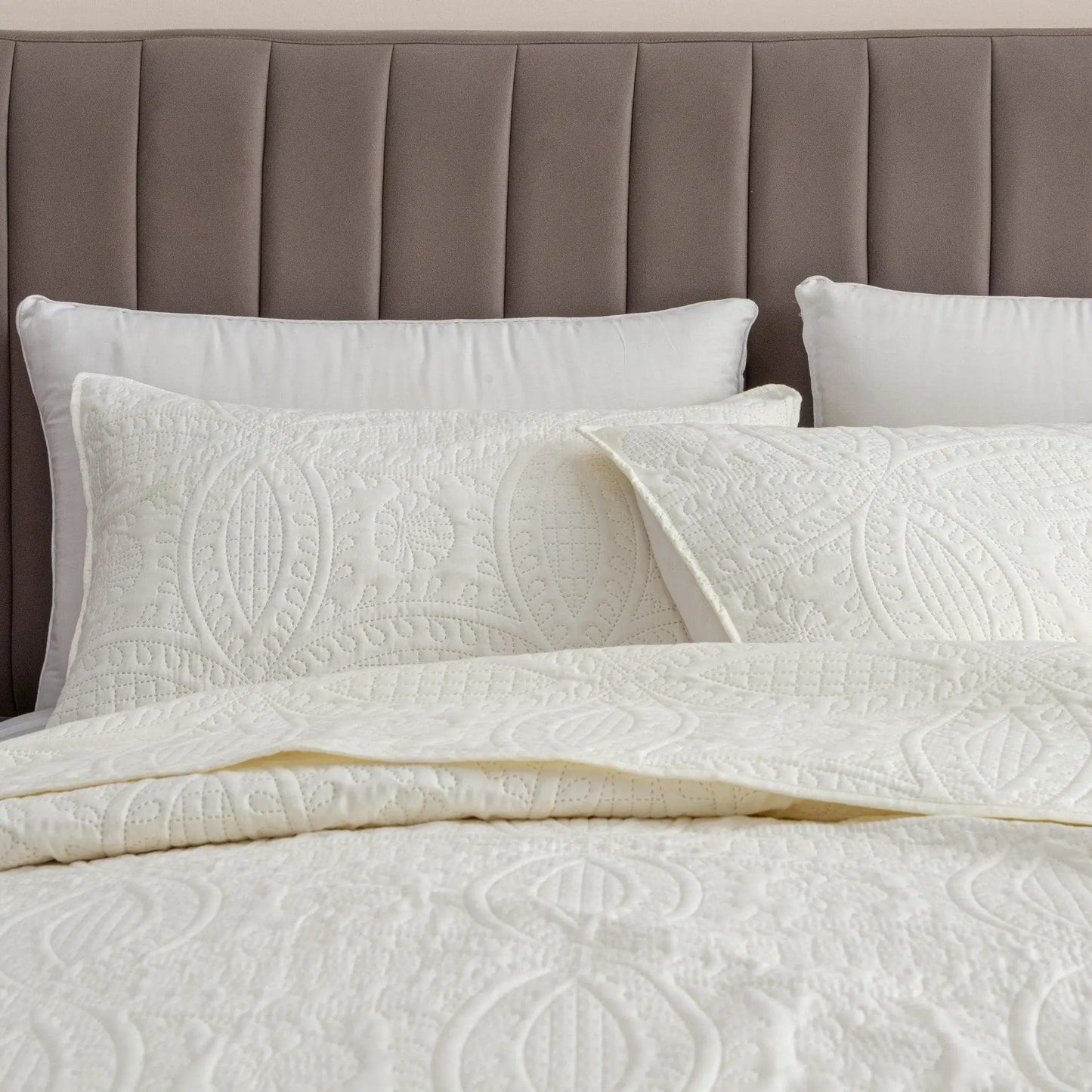 Oversized Medallion Quilt Set - Clara Collection from PriceLows™