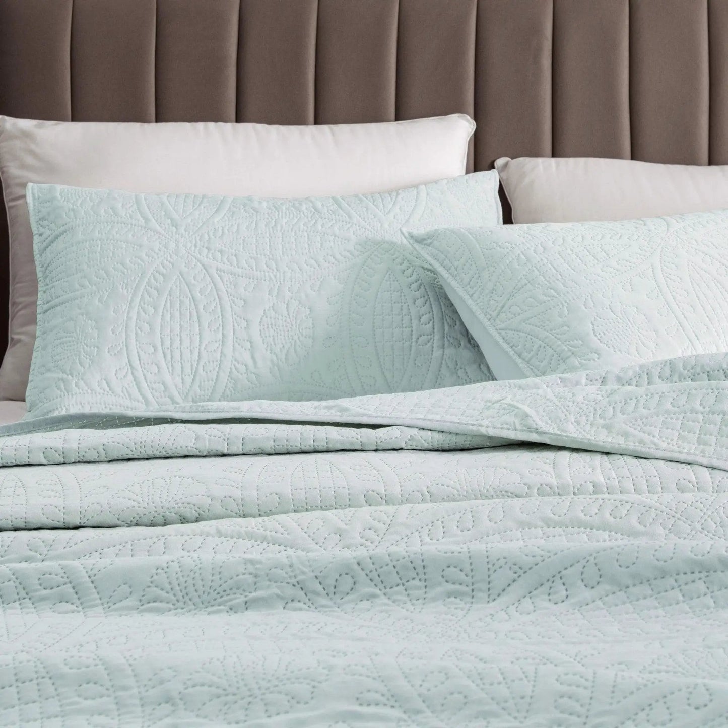 Oversized Medallion Quilt Set - Clara Collection from PriceLows™