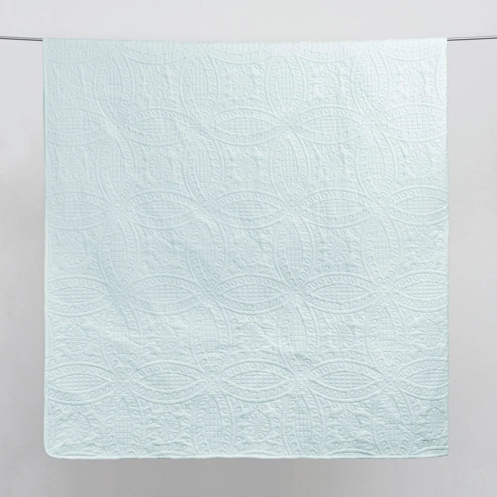 Oversized Medallion Quilt Set - Clara Collection from PriceLows™