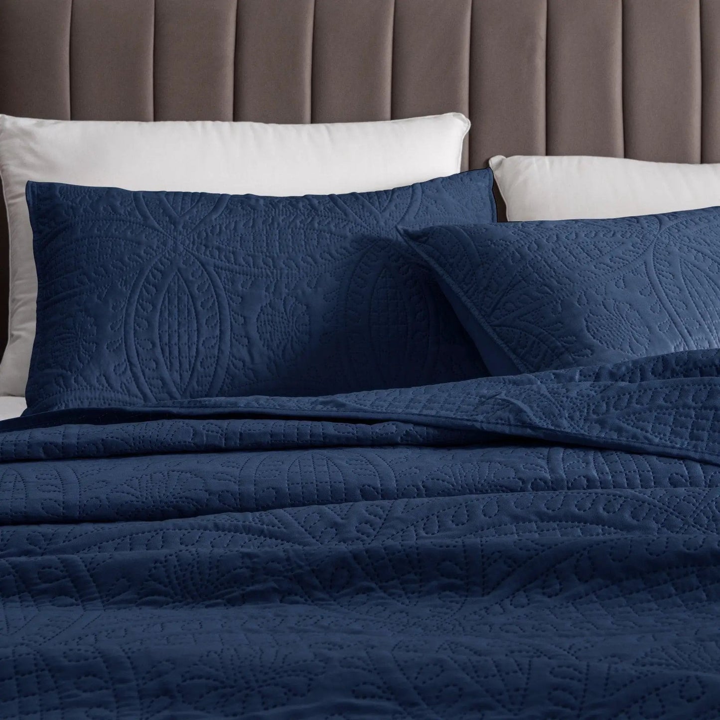 Oversized Medallion Quilt Set - Clara Collection from PriceLows™