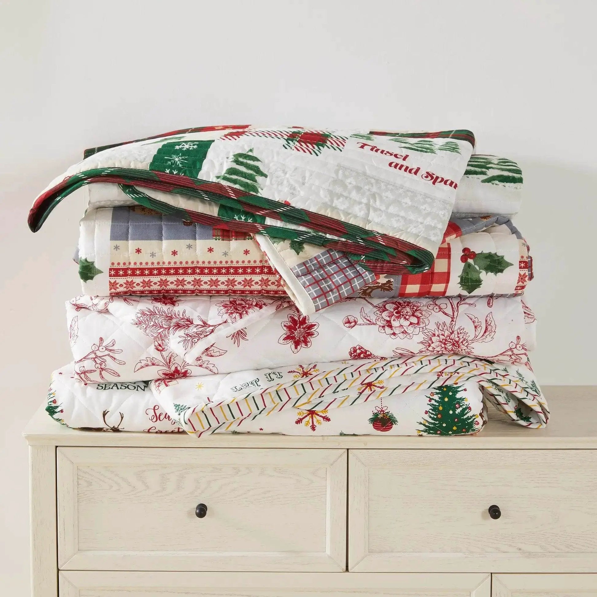 Colorful Holiday Quilt Set - Midnight Magic Collection from PriceLows™