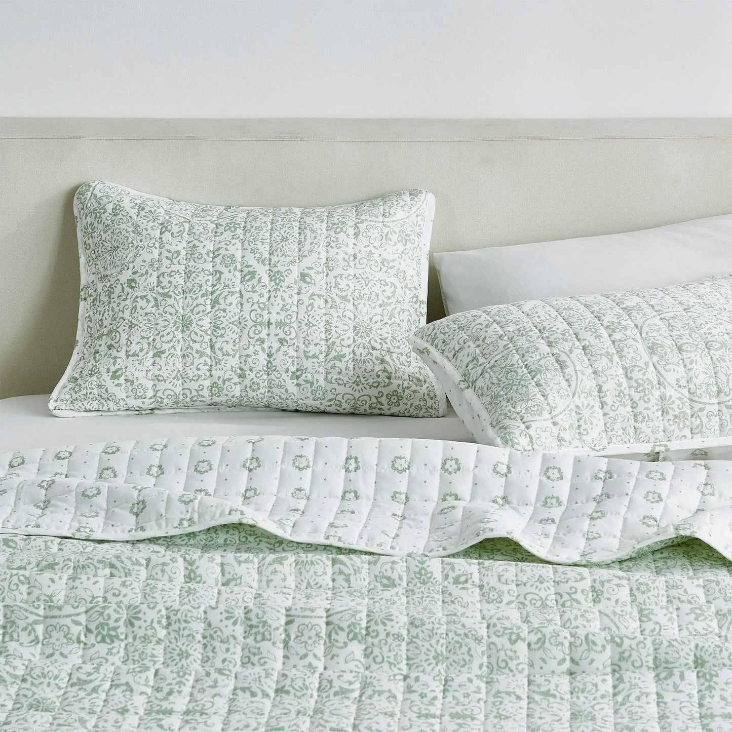 Floral Medallion Printed Microfiber Quilt Set - Kaleigh Collection from PriceLows™