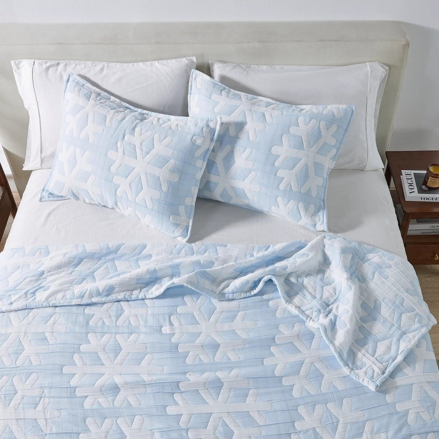 Matelassé Snowflake Quilt Set - Nino Collection from PriceLows™