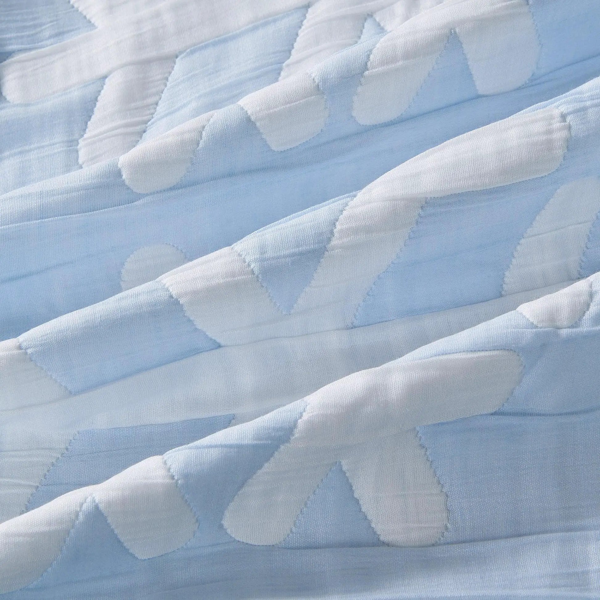 Matelassé Snowflake Quilt Set - Nino Collection from PriceLows™