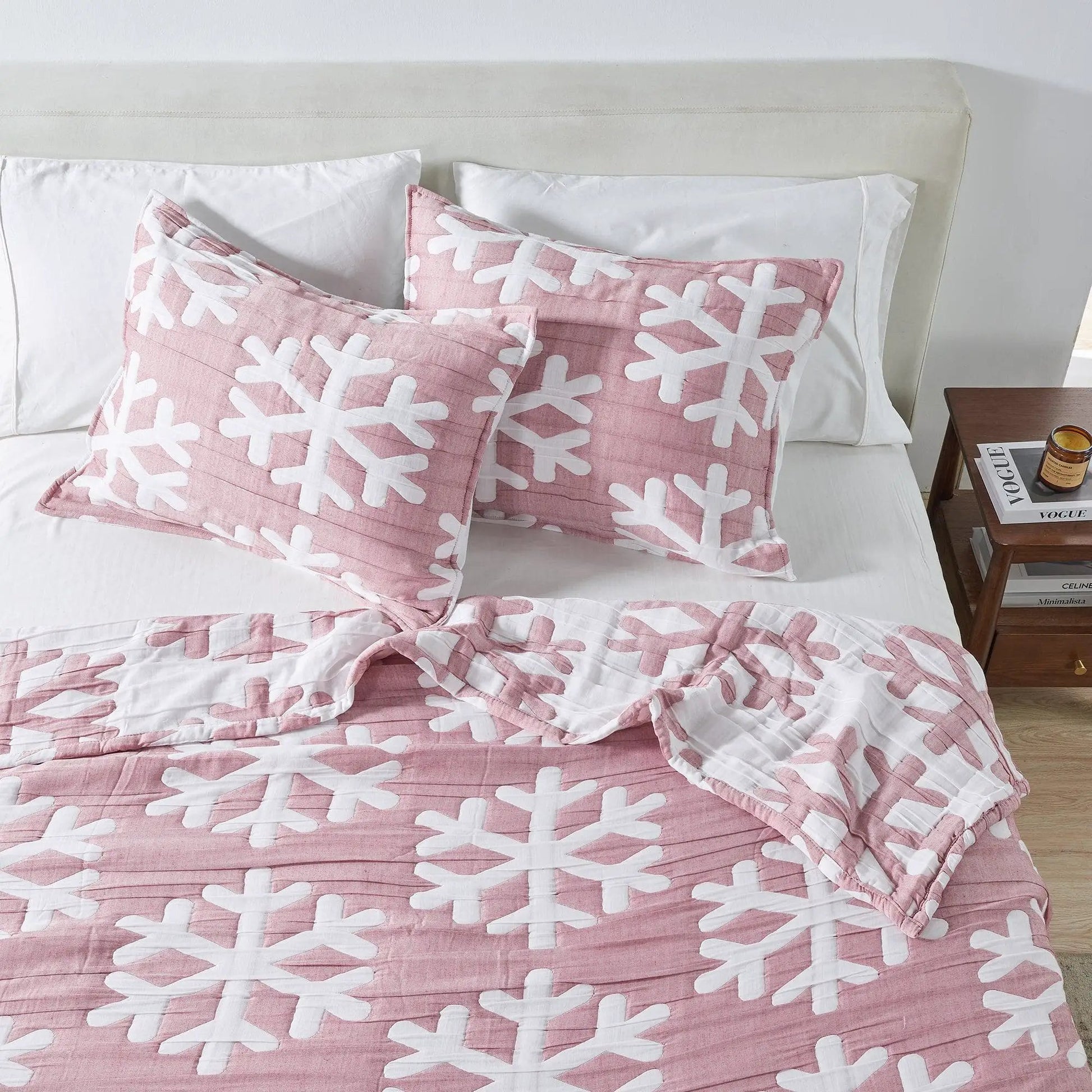 Matelassé Snowflake Quilt Set - Nino Collection from PriceLows™