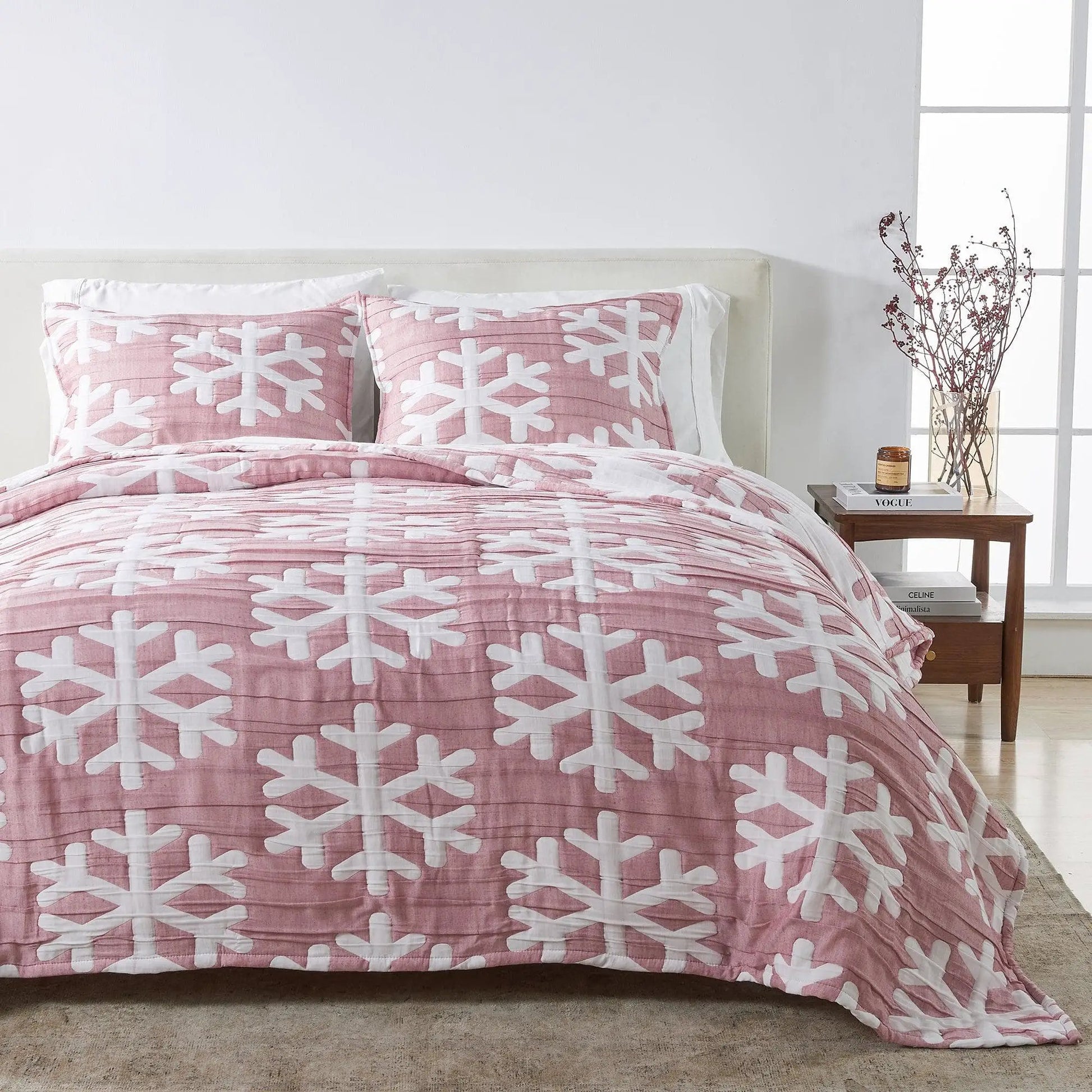 Matelassé Snowflake Quilt Set - Nino Collection from PriceLows™