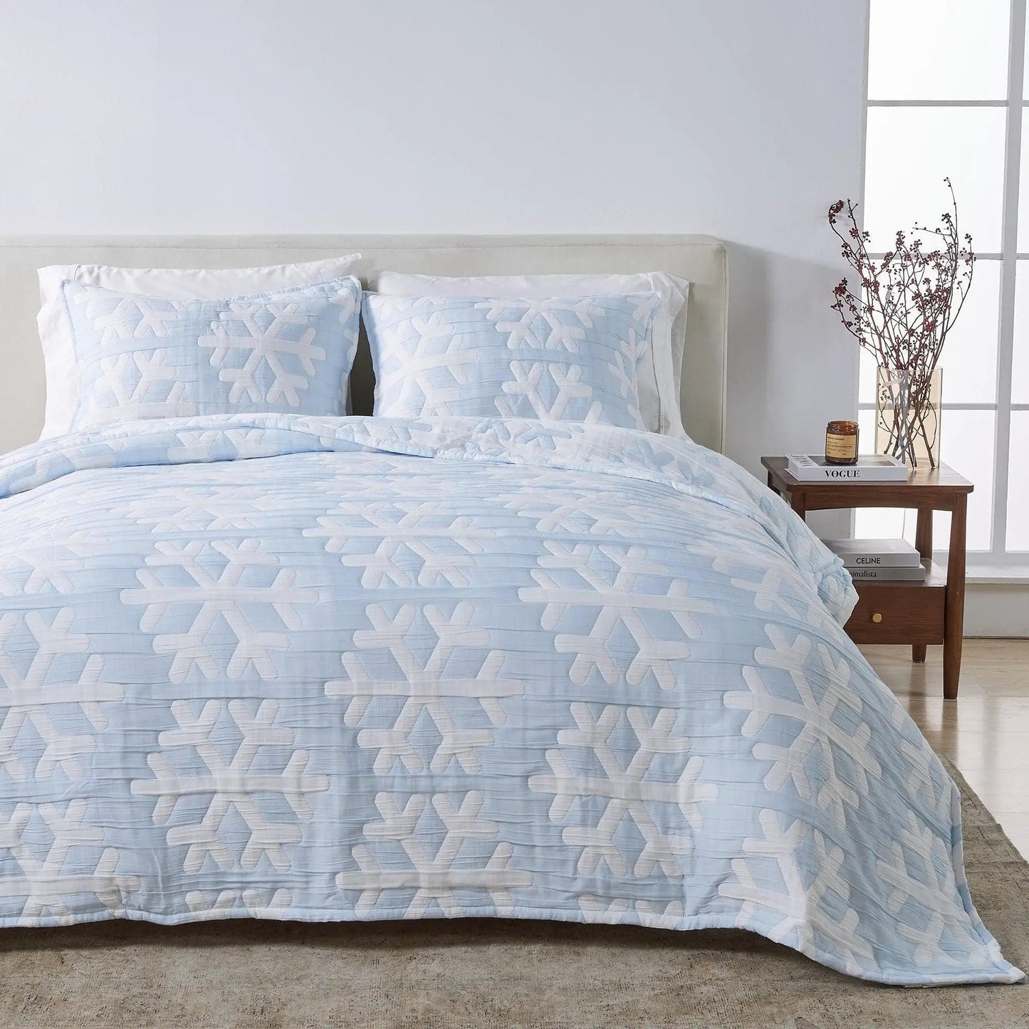 Matelassé Snowflake Quilt Set - Nino Collection from PriceLows™