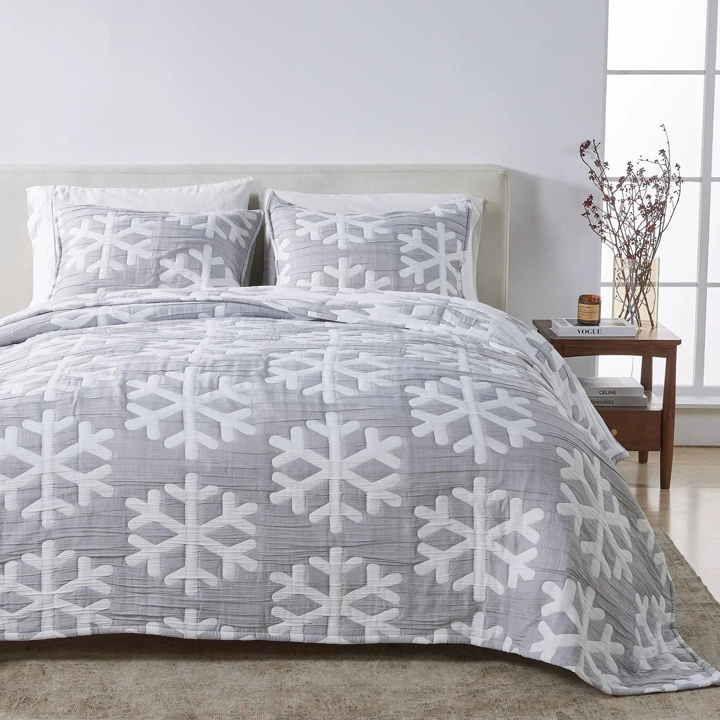Matelassé Snowflake Quilt Set - Nino Collection from PriceLows™