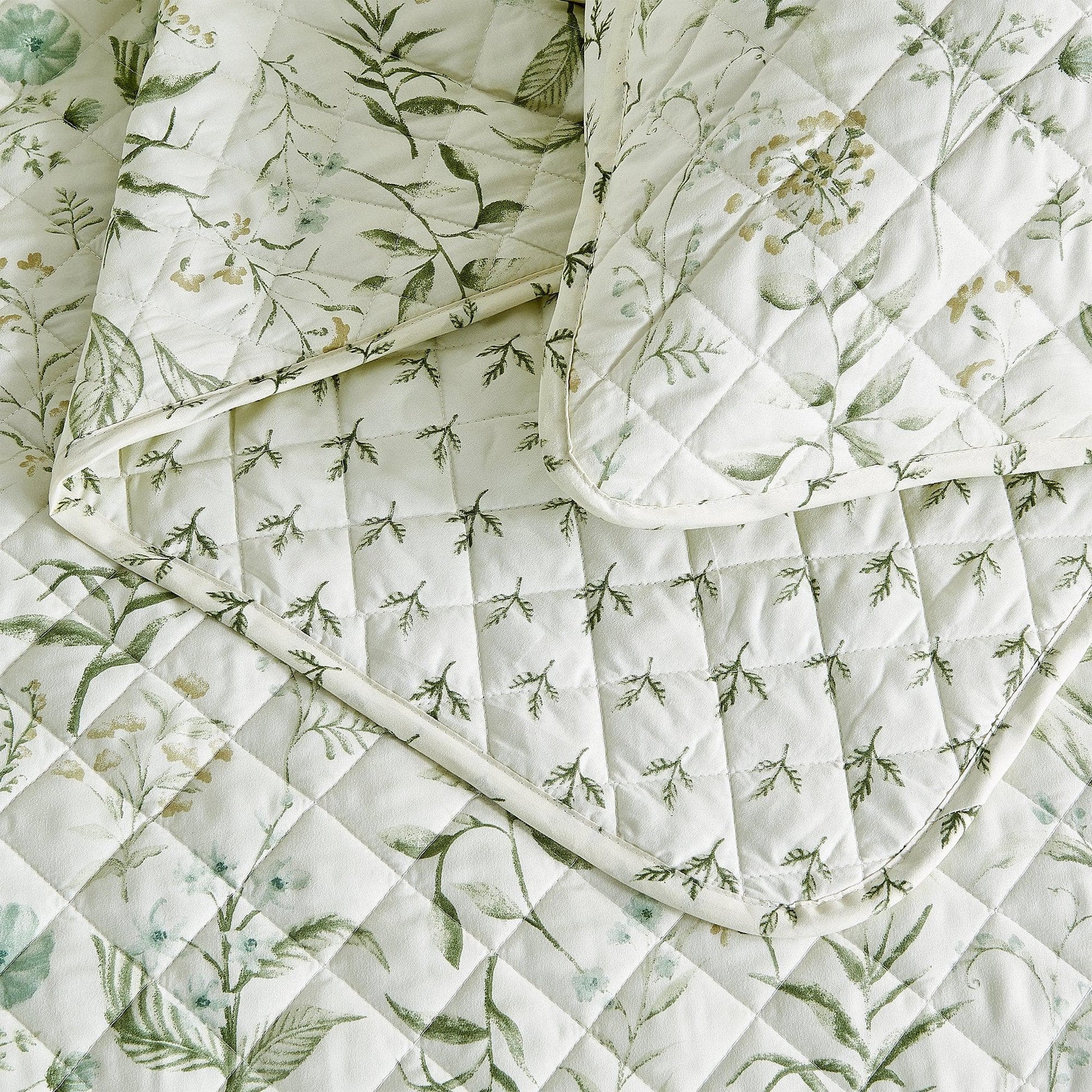 Floral Printed Microfiber Quilt Set - Glyndora Collection from PriceLows™