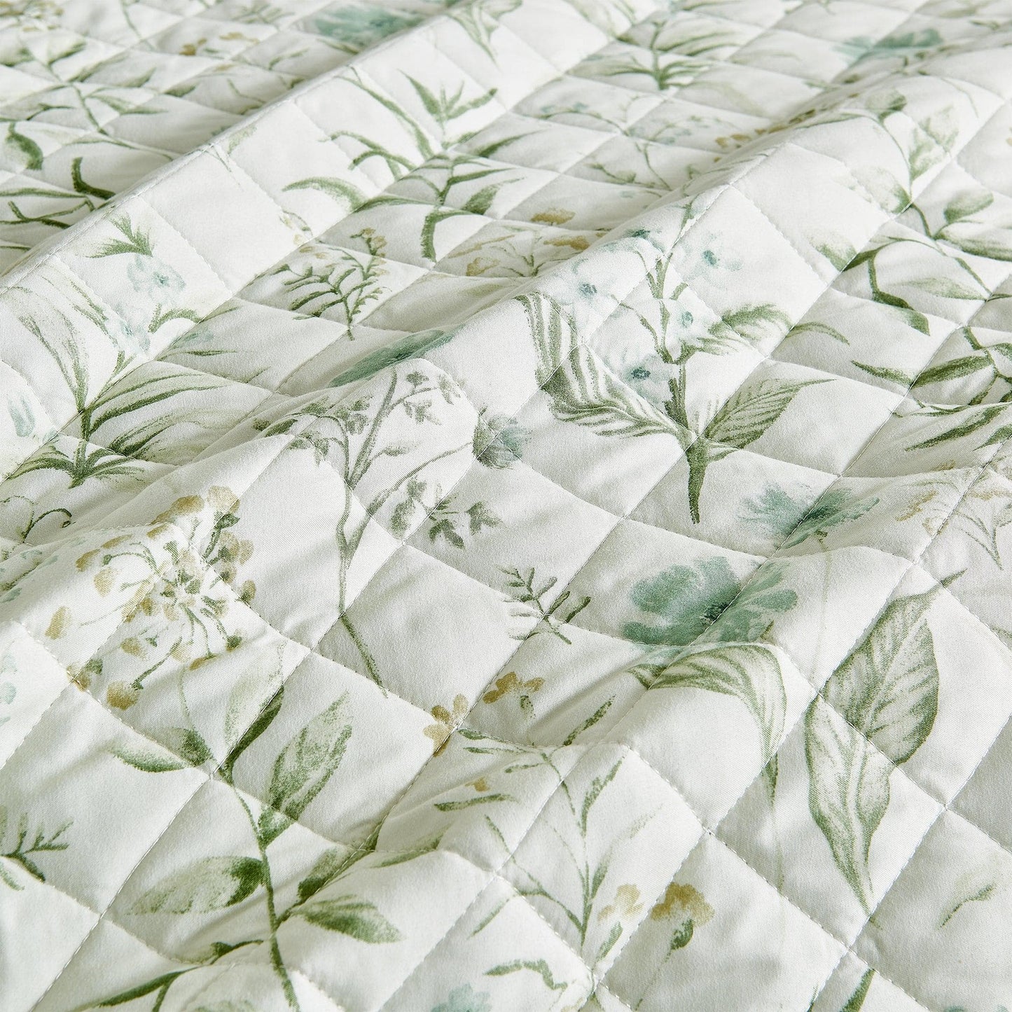 Floral Printed Microfiber Quilt Set - Glyndora Collection from PriceLows™