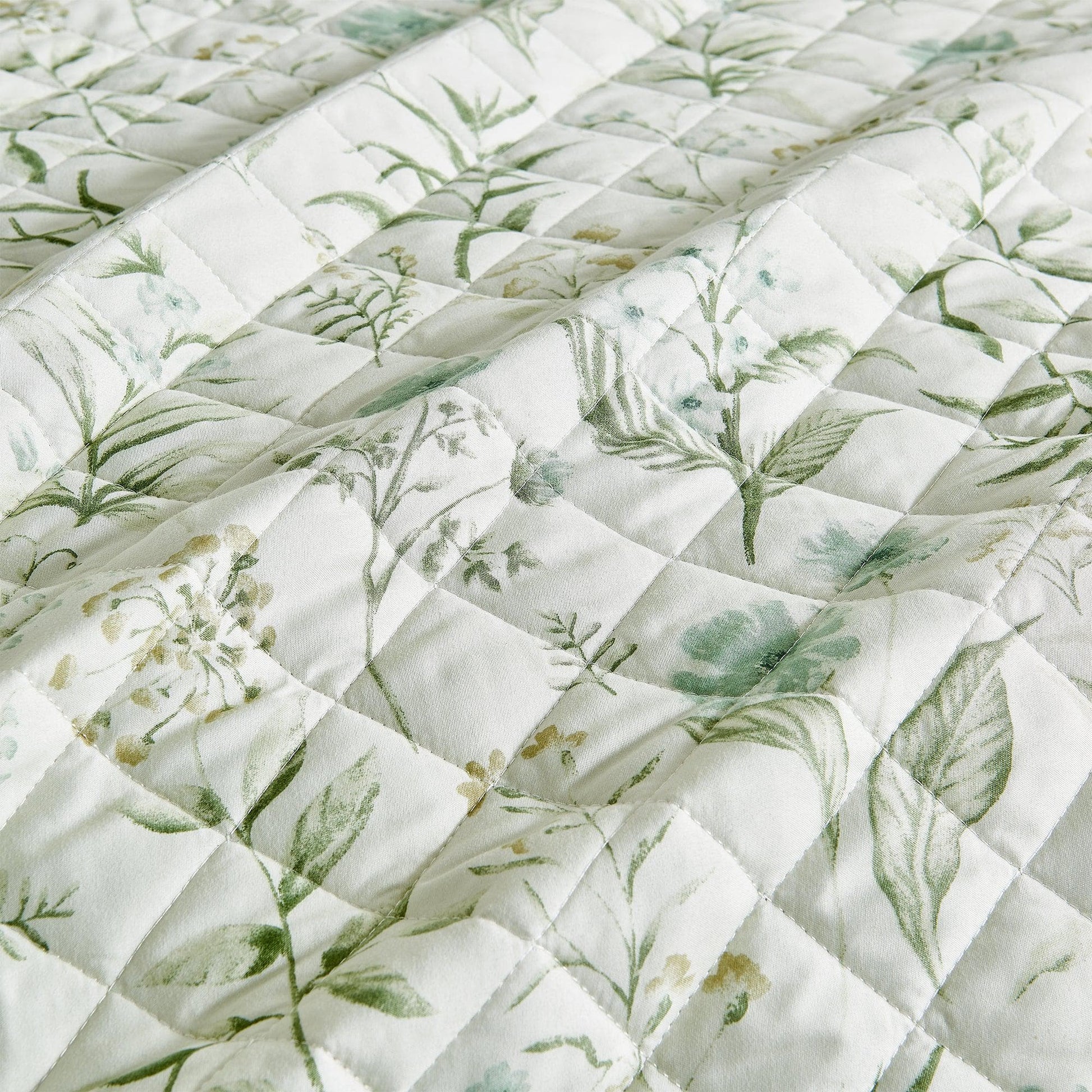 Floral Printed Microfiber Quilt Set - Glyndora Collection from PriceLows™