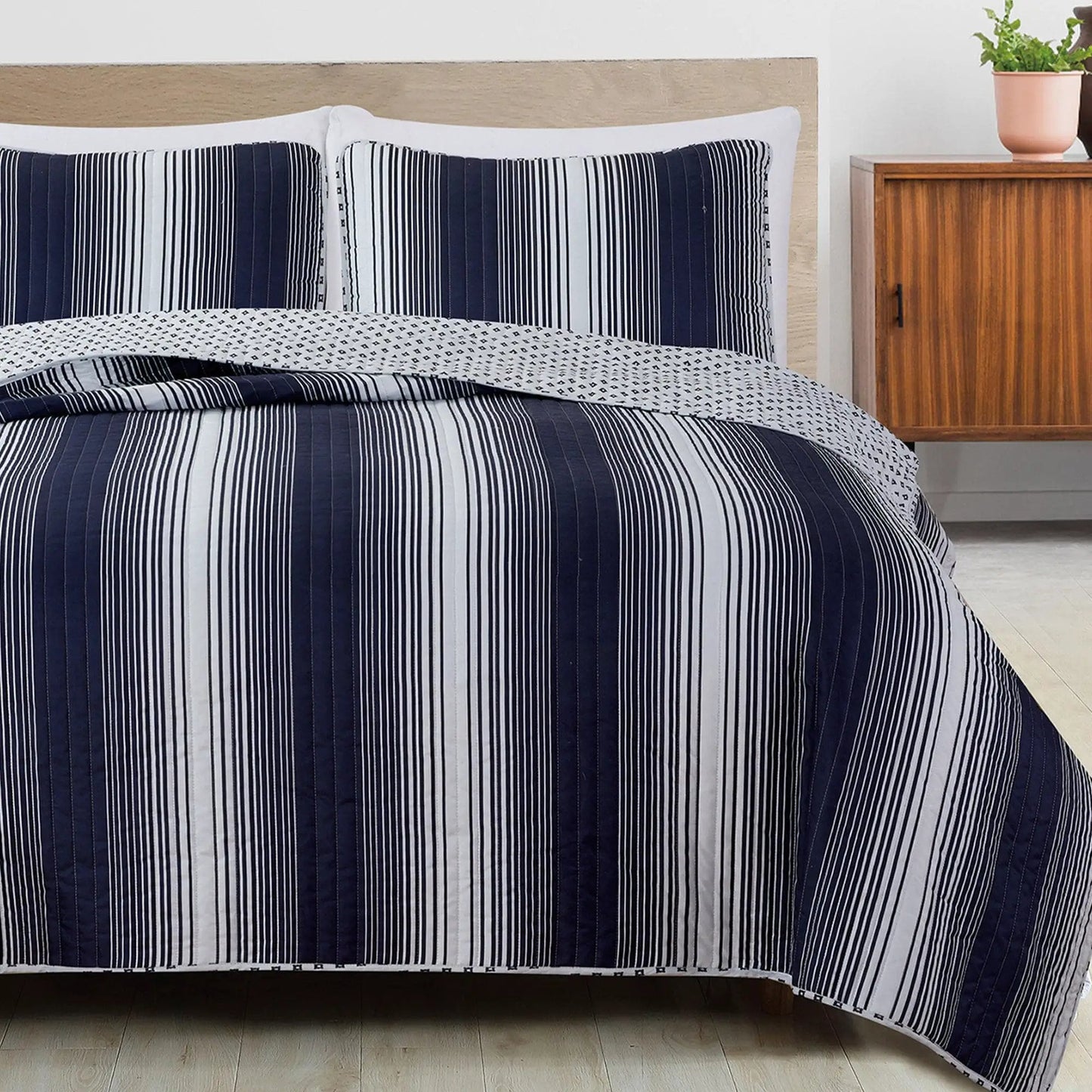 Everette Collection Ombre Striped Quilt Set from PriceLows™