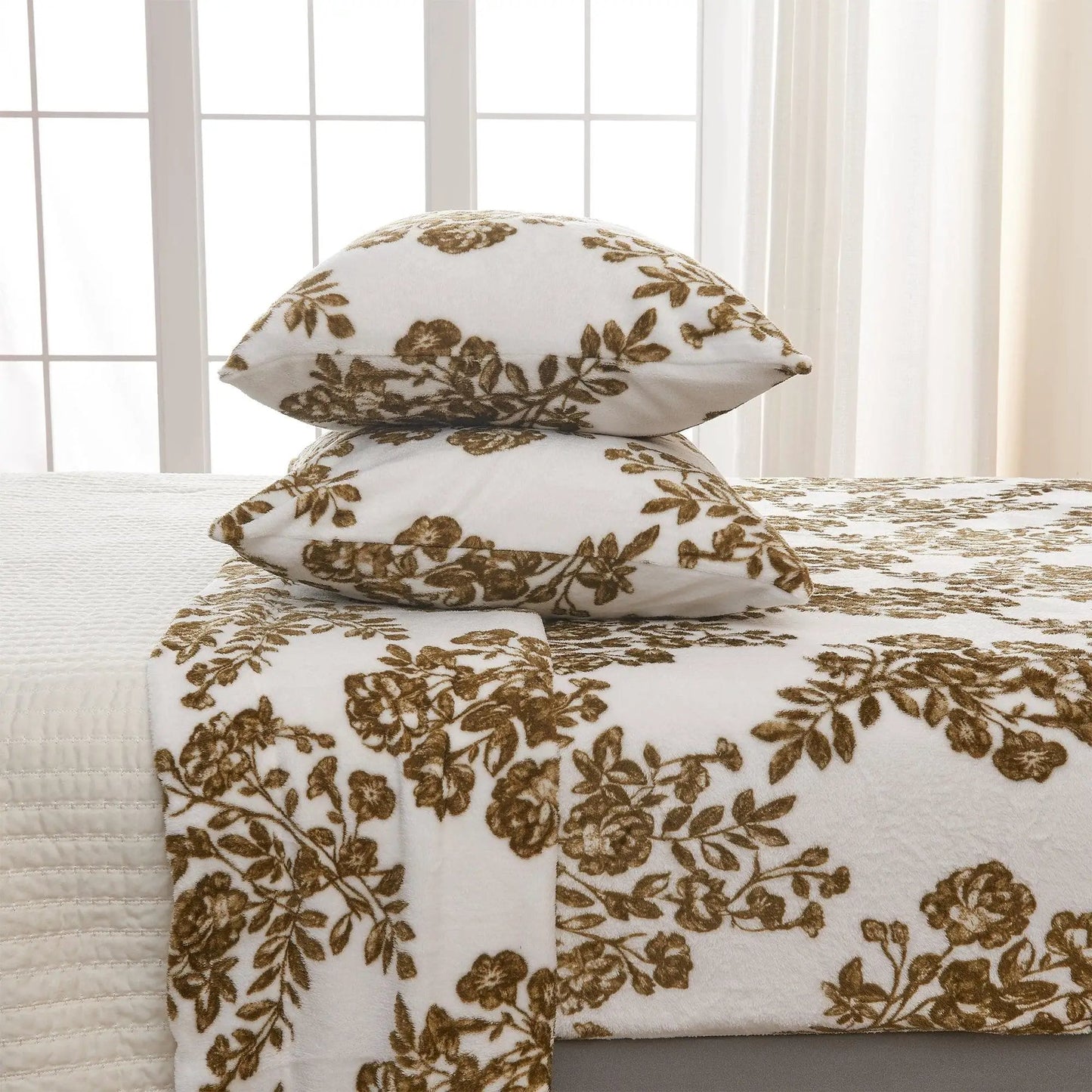 Printed Plush Sheet - Velvet Luxe Collection from PriceLows™