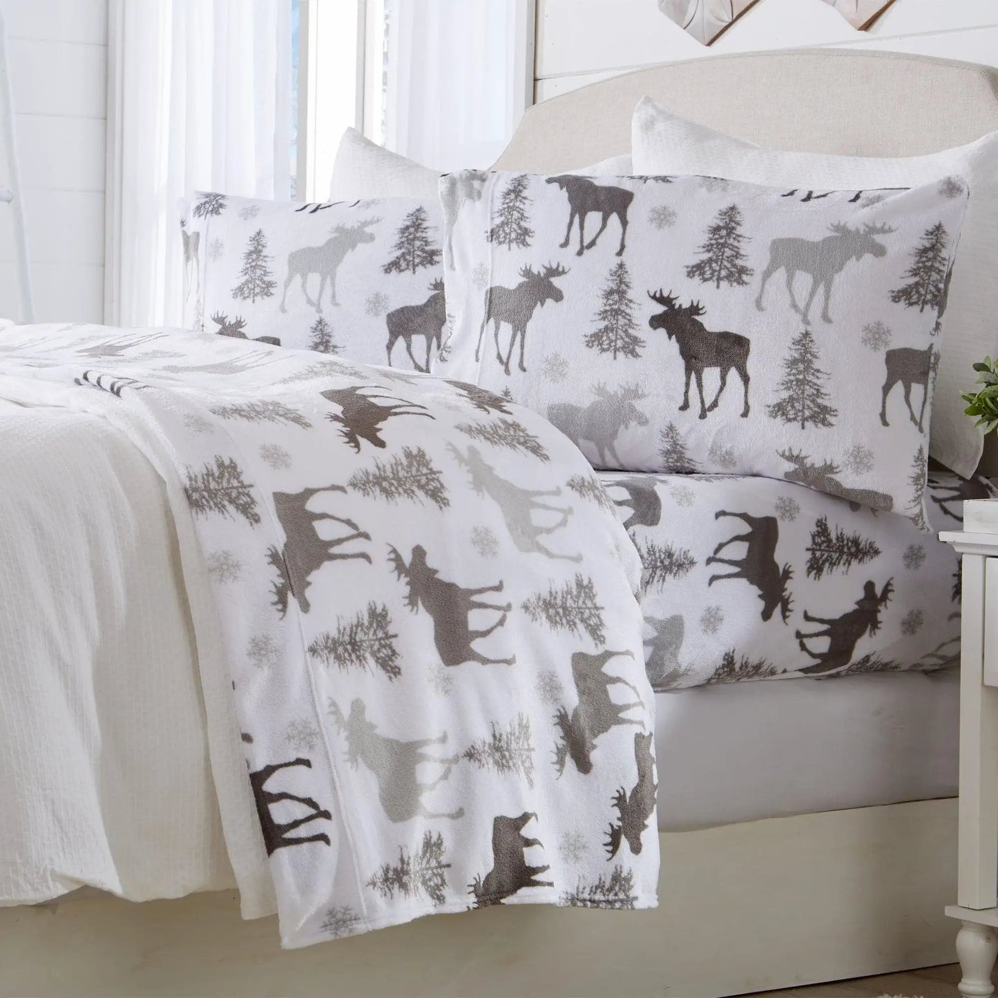 Printed Plush Sheet - Velvet Luxe Collection from PriceLows™