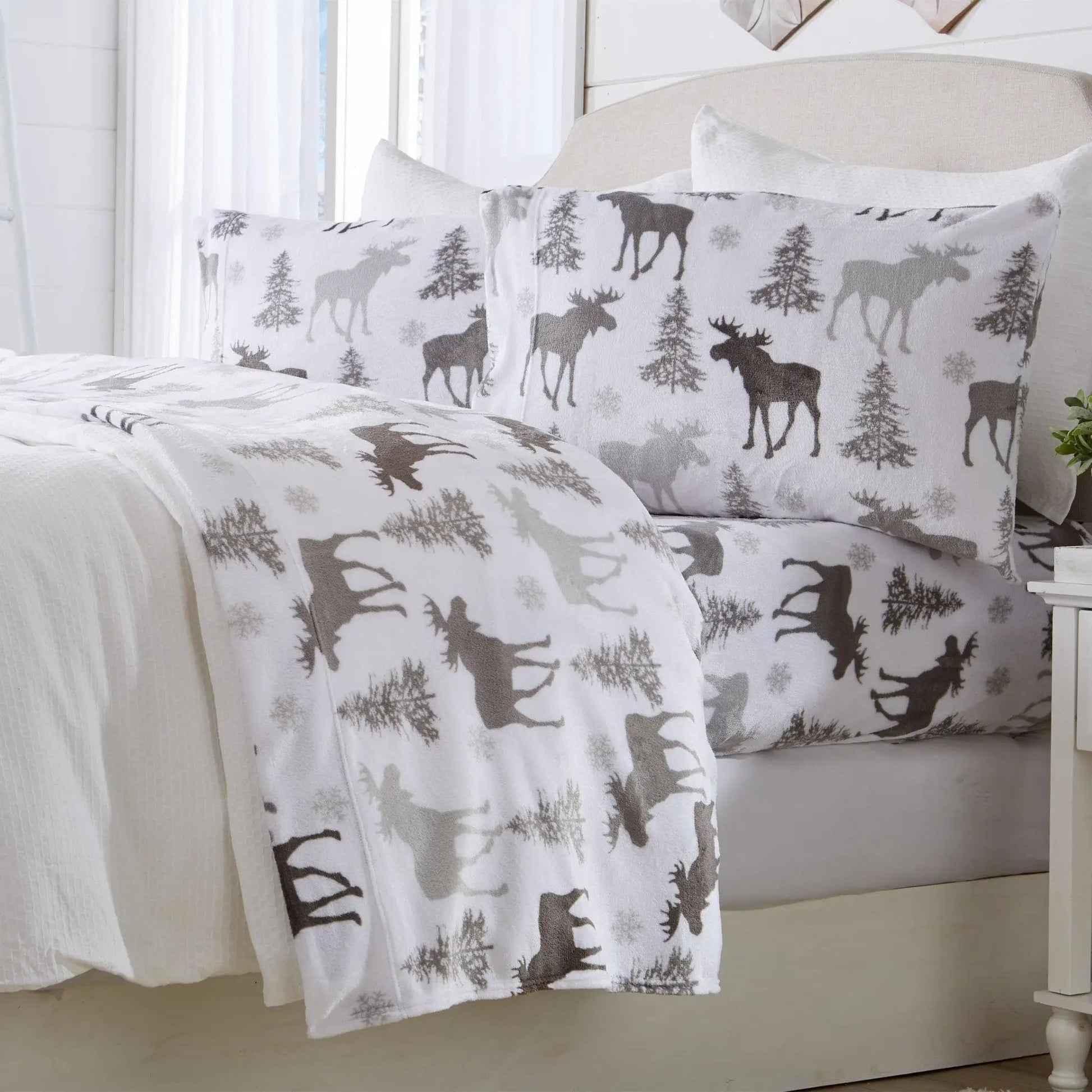 Printed Plush Sheet - Velvet Luxe Collection from PriceLows™