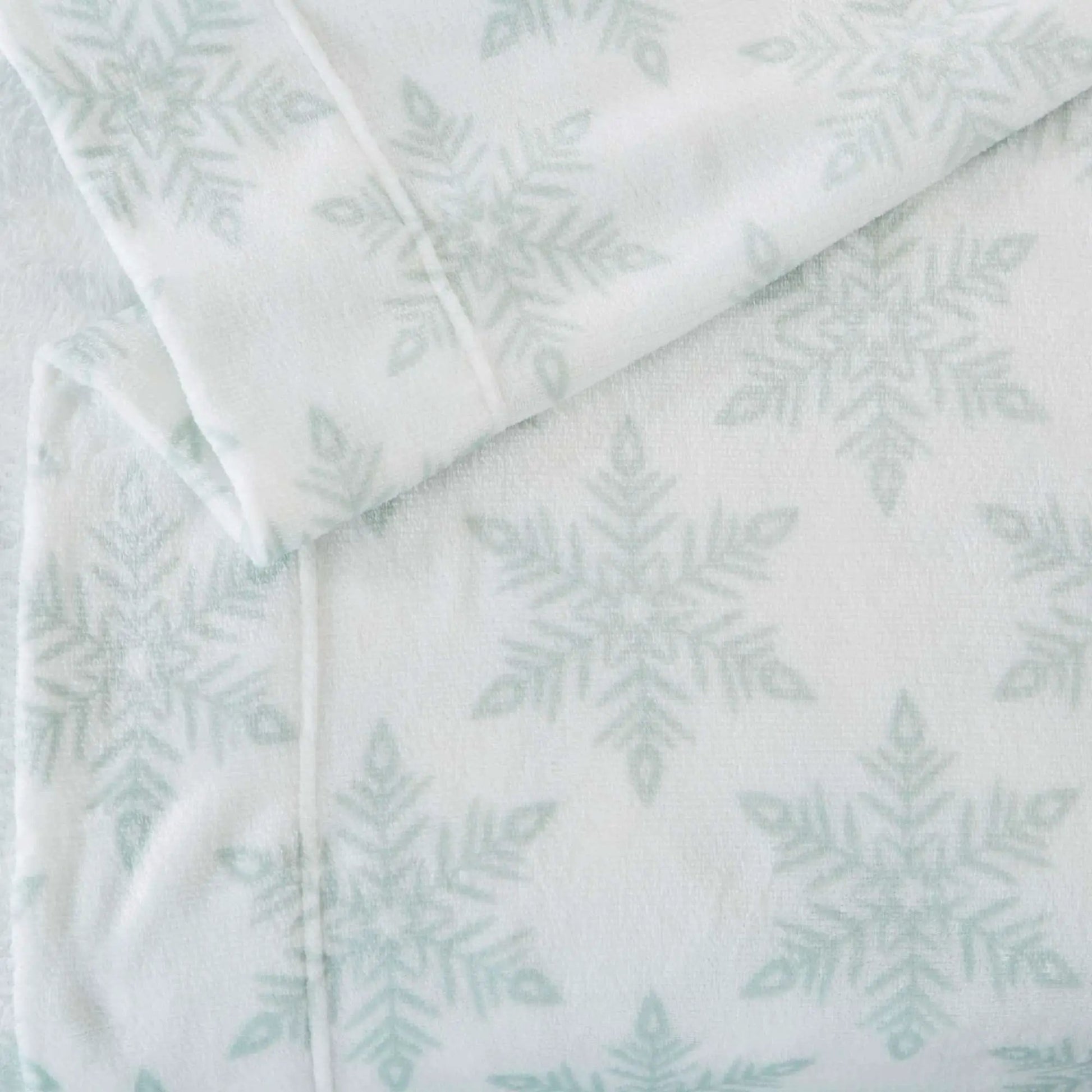 Printed Plush Sheet - Velvet Luxe Collection from PriceLows™