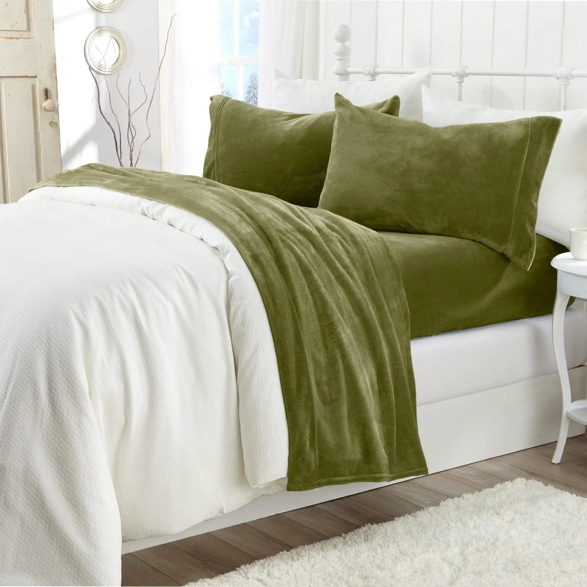 Solid Plush Sheet - Velvet Luxe Collection from PriceLows™