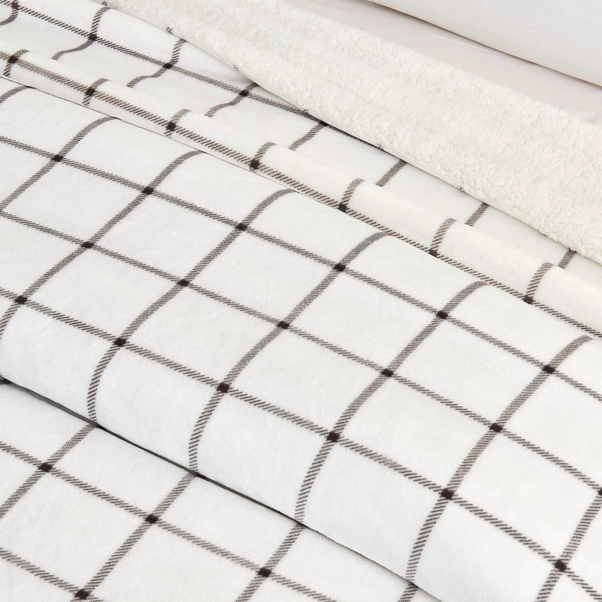 Velvet Plush Sherpa Luxury Bed Blanket - Kinsley Collection from PriceLows™