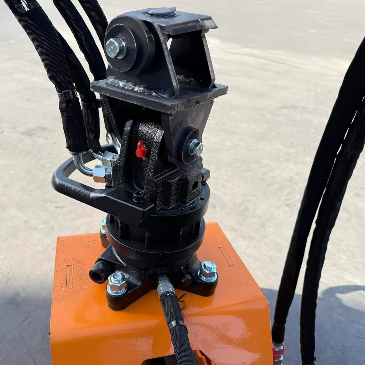Heavy-Duty 360-Degree Rotating Log Grapple Skid Steer Attachment | Steel | Home Use | Home