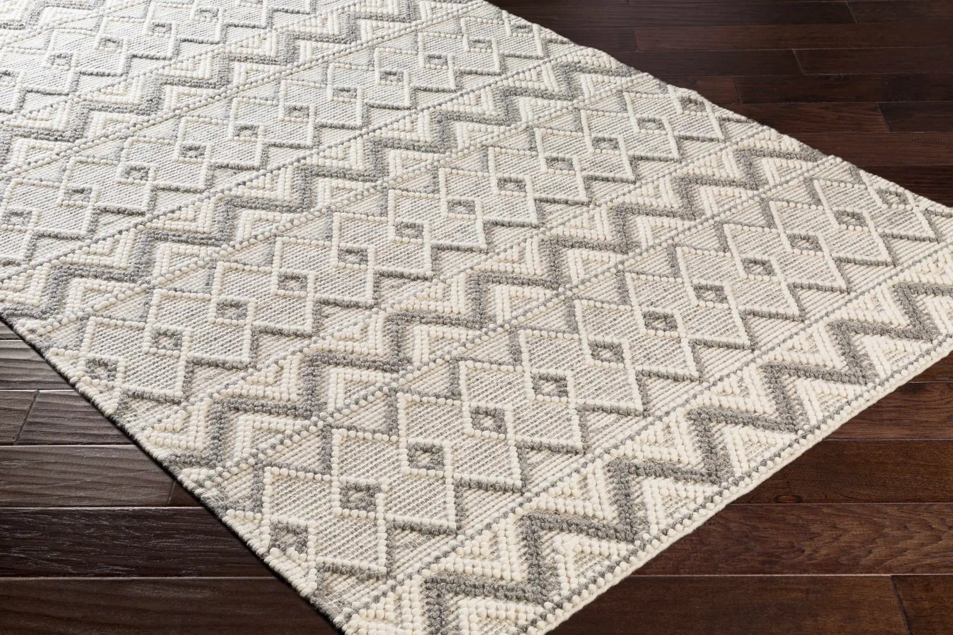 Antigo Wool Area Rug from PriceLows™