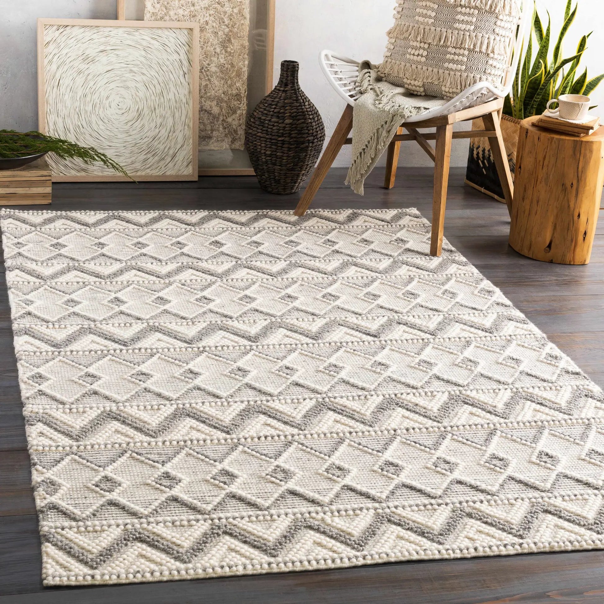 Antigo Wool Area Rug from PriceLows™