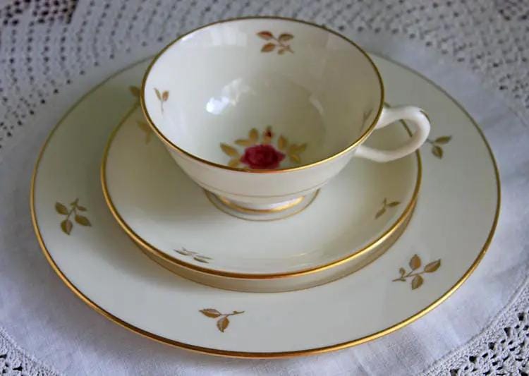 Lenox Tea Cup & Saucer | Creamy White with Gold Rim Tea or Coffee Set | Olympia by Lenox | Collectors & Hosts