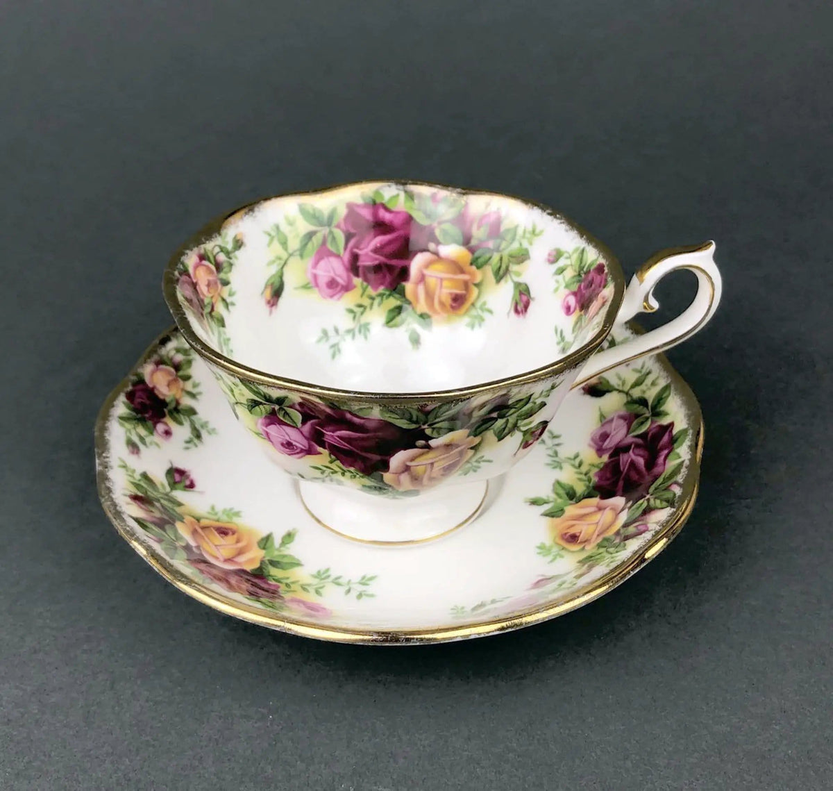 Royal Albert Old Country Roses Tea Cup and Saucer Set | England | Collectible Vintage | Collectors & Hosts