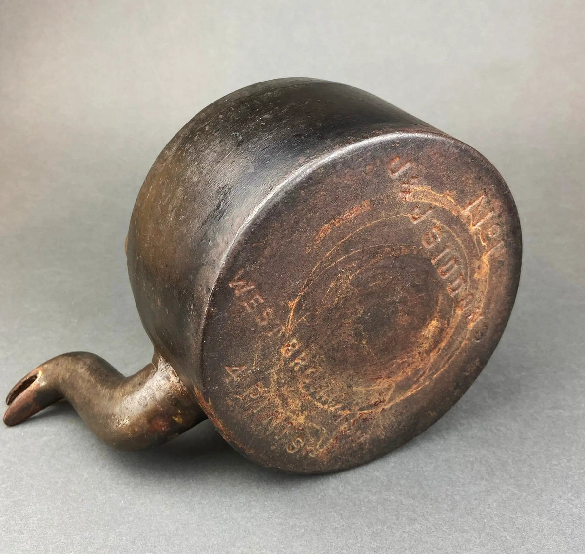 Antique Iron Kettle with Brass Lid - J&J Siddons - Westbromwich | Collectible Vintage | Pre-Owned Piece | Collectors & Hosts