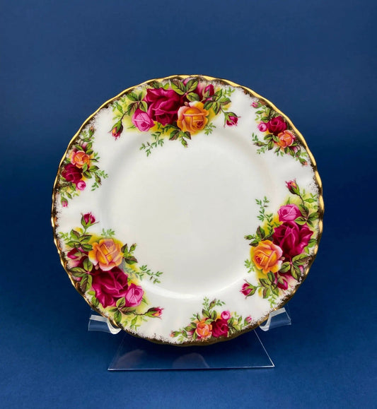 Royal Albert Dessert Plate in Old Country Roses Motif | Collectible Vintage | Pre-Owned Piece | Collectors & Hosts